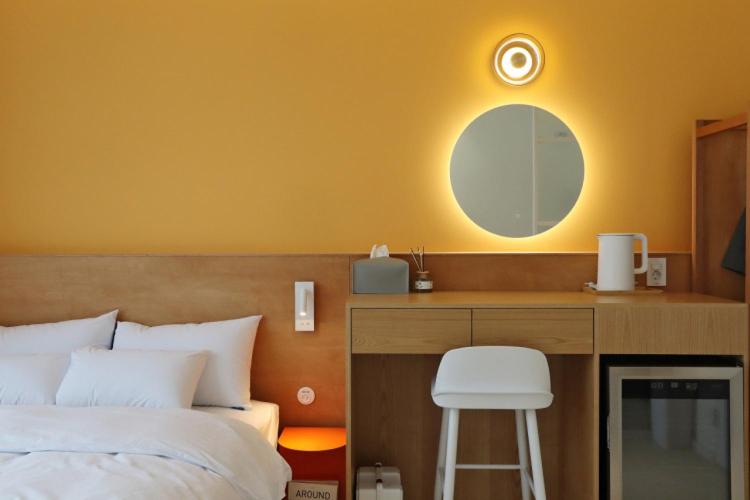 hotel room