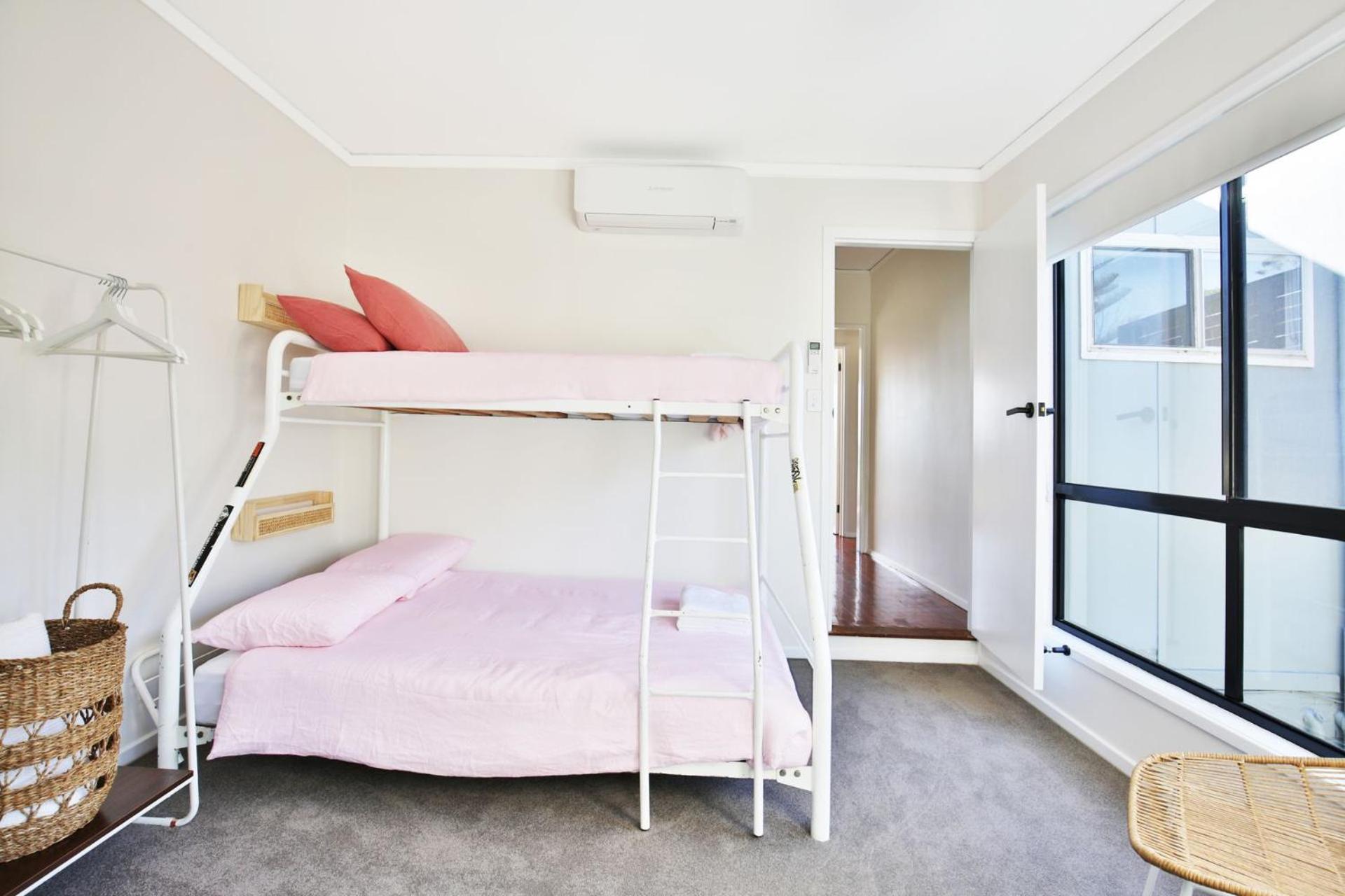 Curleys Sunsets Pet Friendly 10 Mins Walk to Beach