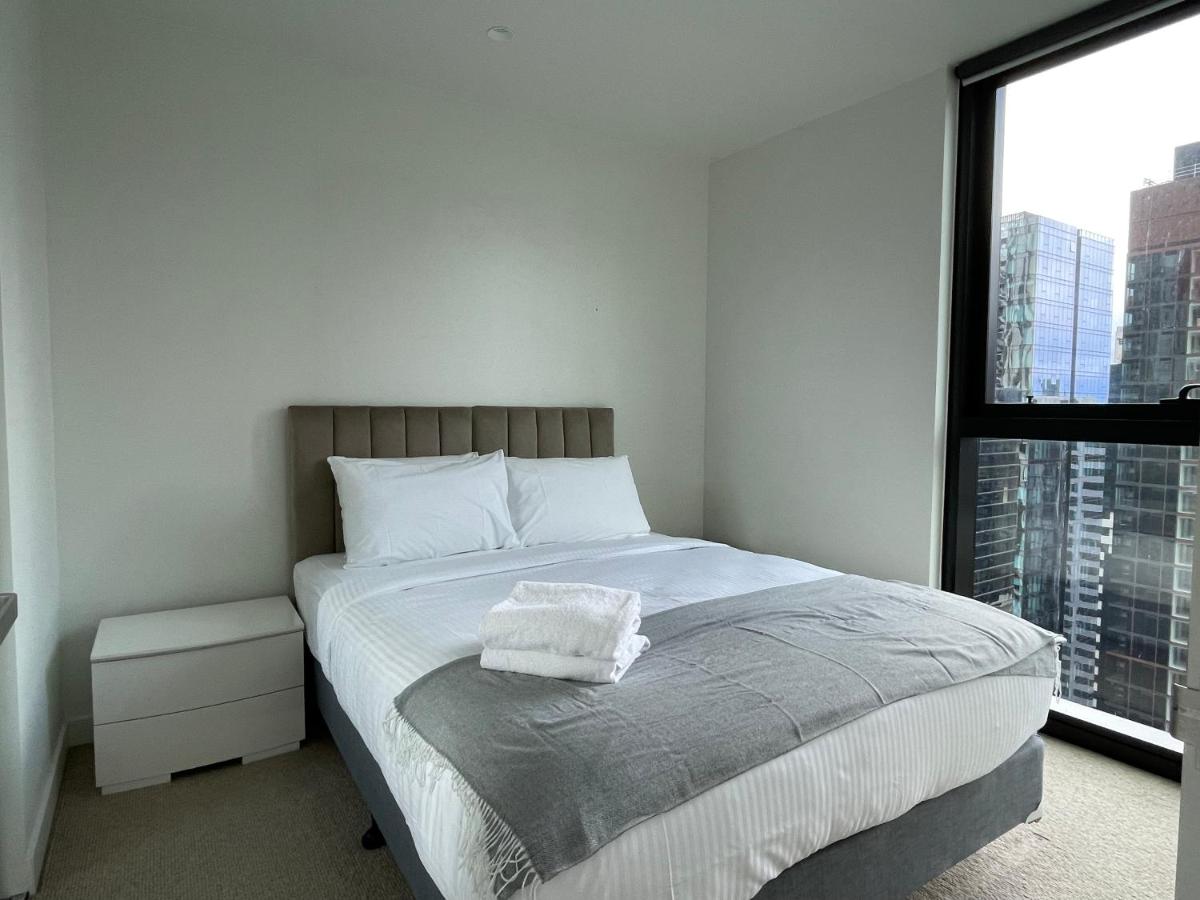 EQ Tower Modern Apartments Melbourne Central CBD