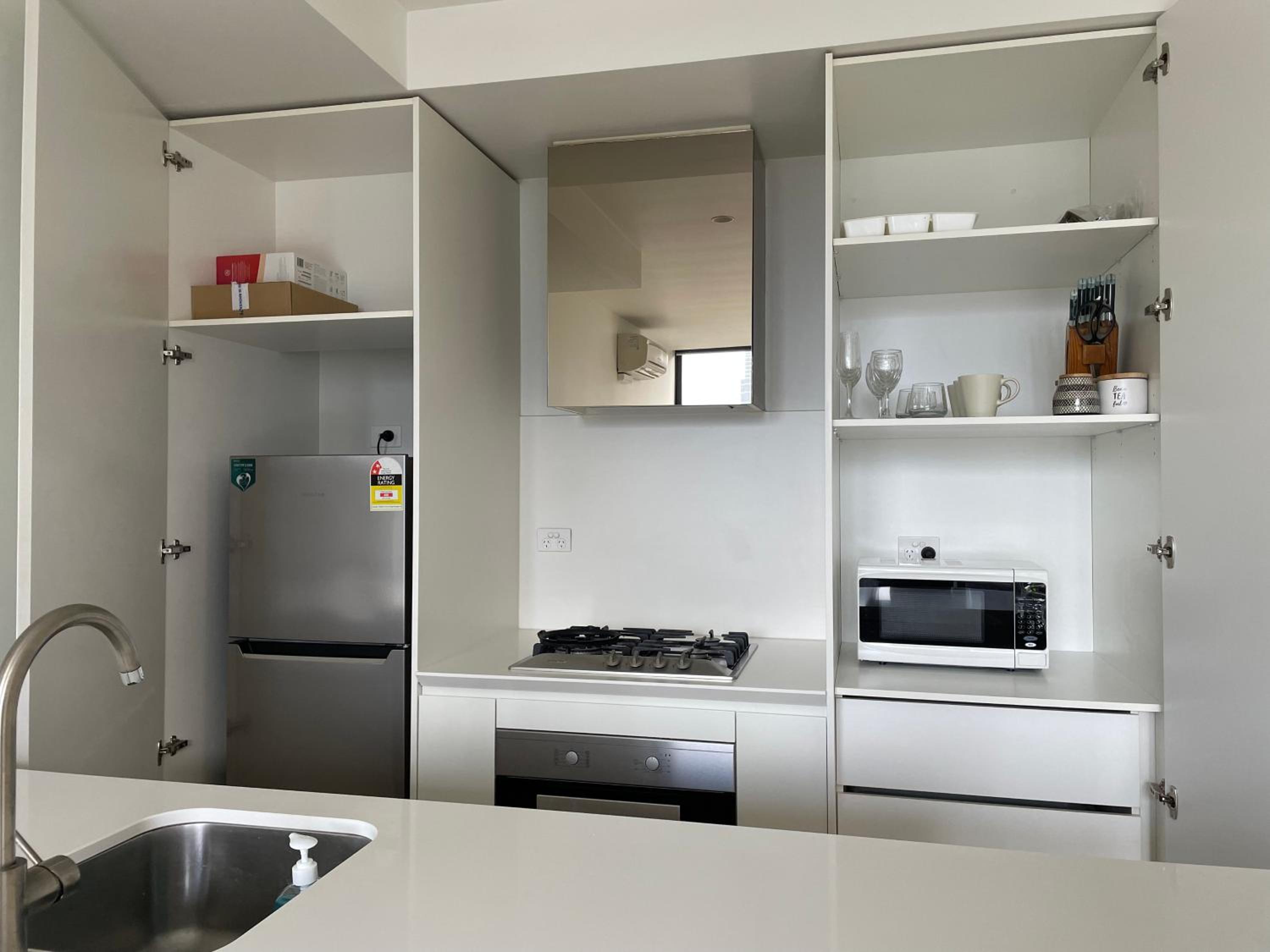 EQ Tower Modern Apartments Melbourne Central CBD