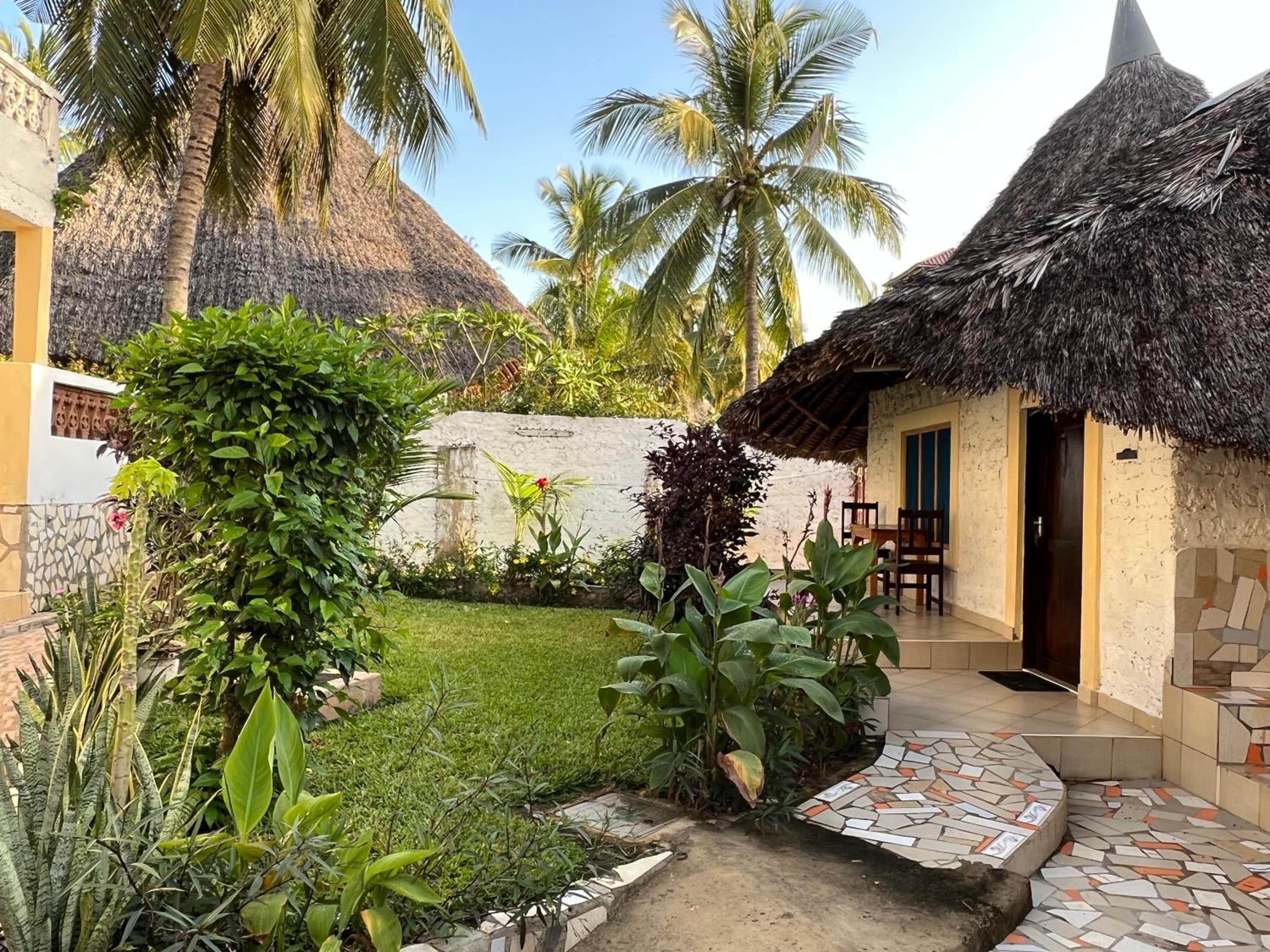 1 Bed Villa - Sleeps 2 - Pool - Smoking - Parking view 5