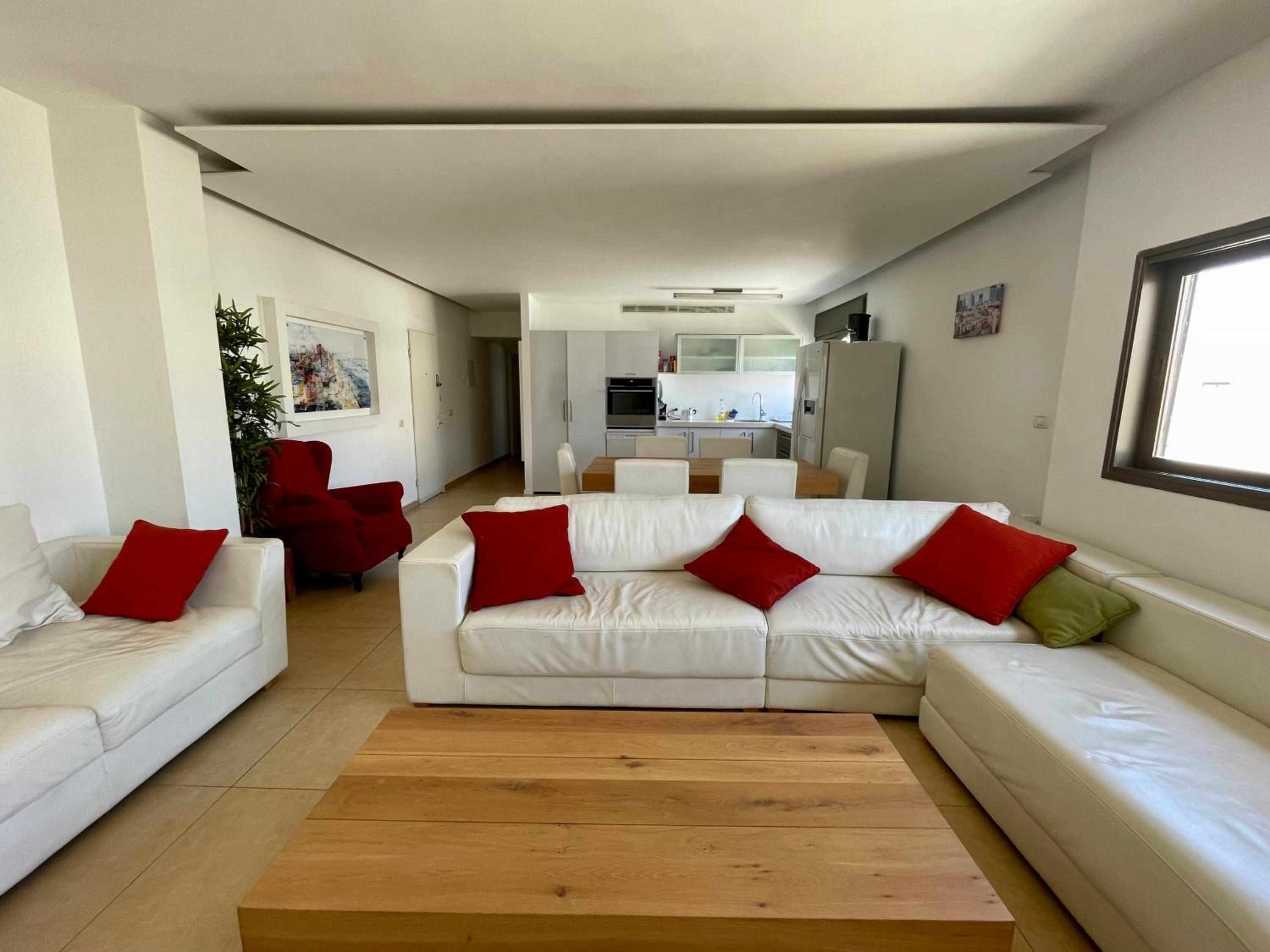 Beautiful 2-bedroom condo in the heart of Tel Aviv view 2