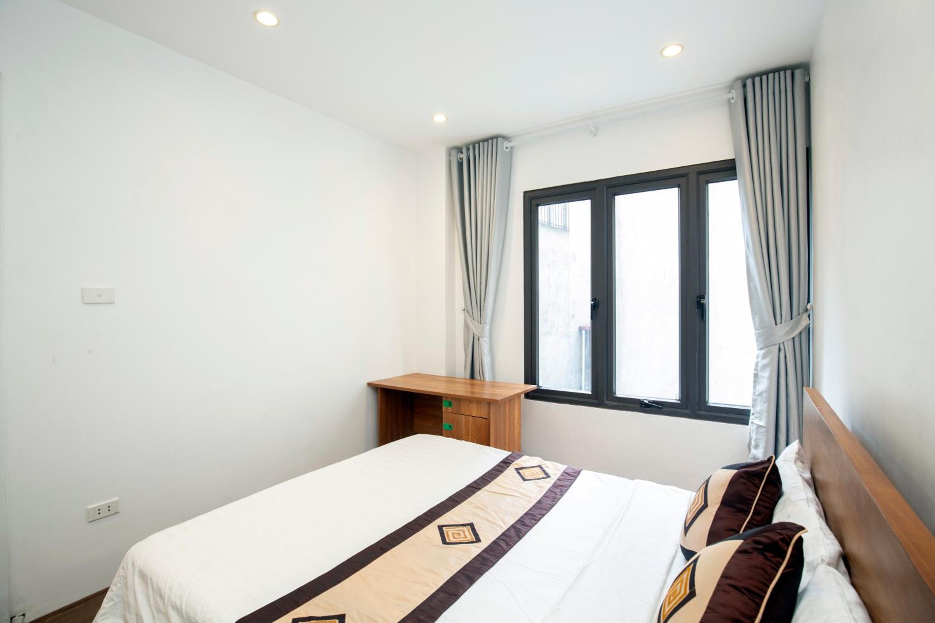 Sumitomo Tower-1 Bed Apartment & Hotel