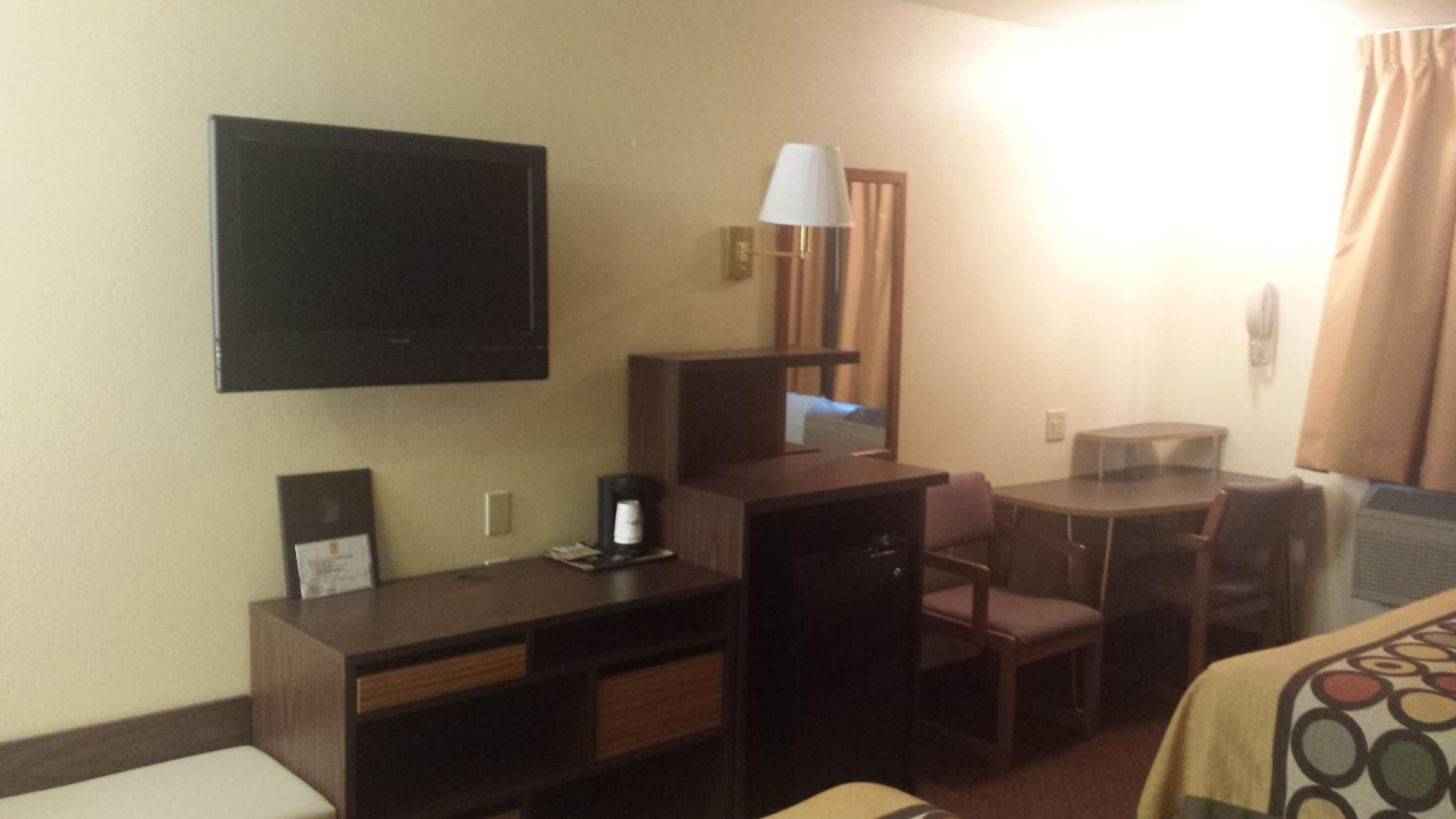 Rawlins Vacations - Super 8 by Wyndham Rawlins Wyoming - Property Image 8