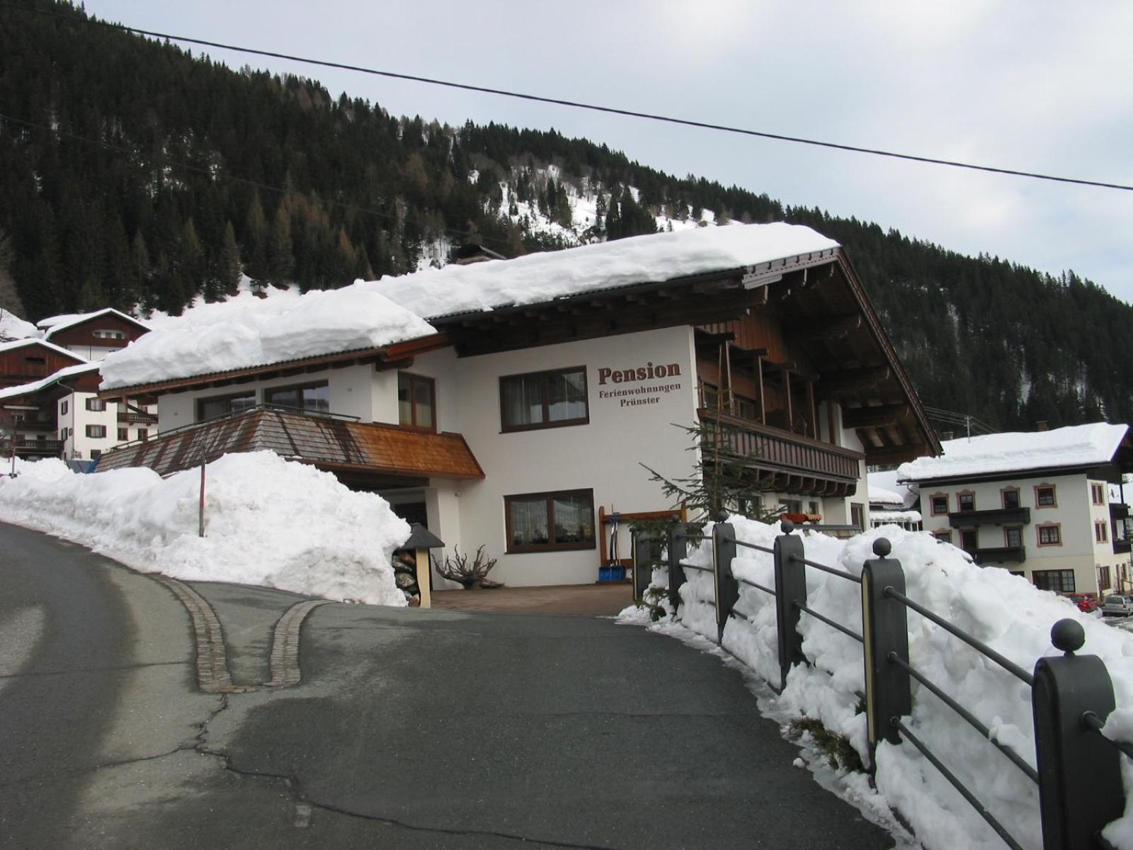 Ferienwohnungen Pension Prünster