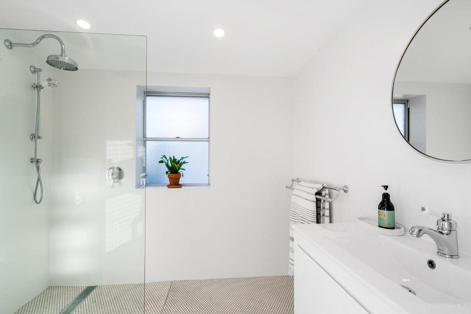 Bella BAY Four Bedroom Home - Prime Location - Holiday Yamba