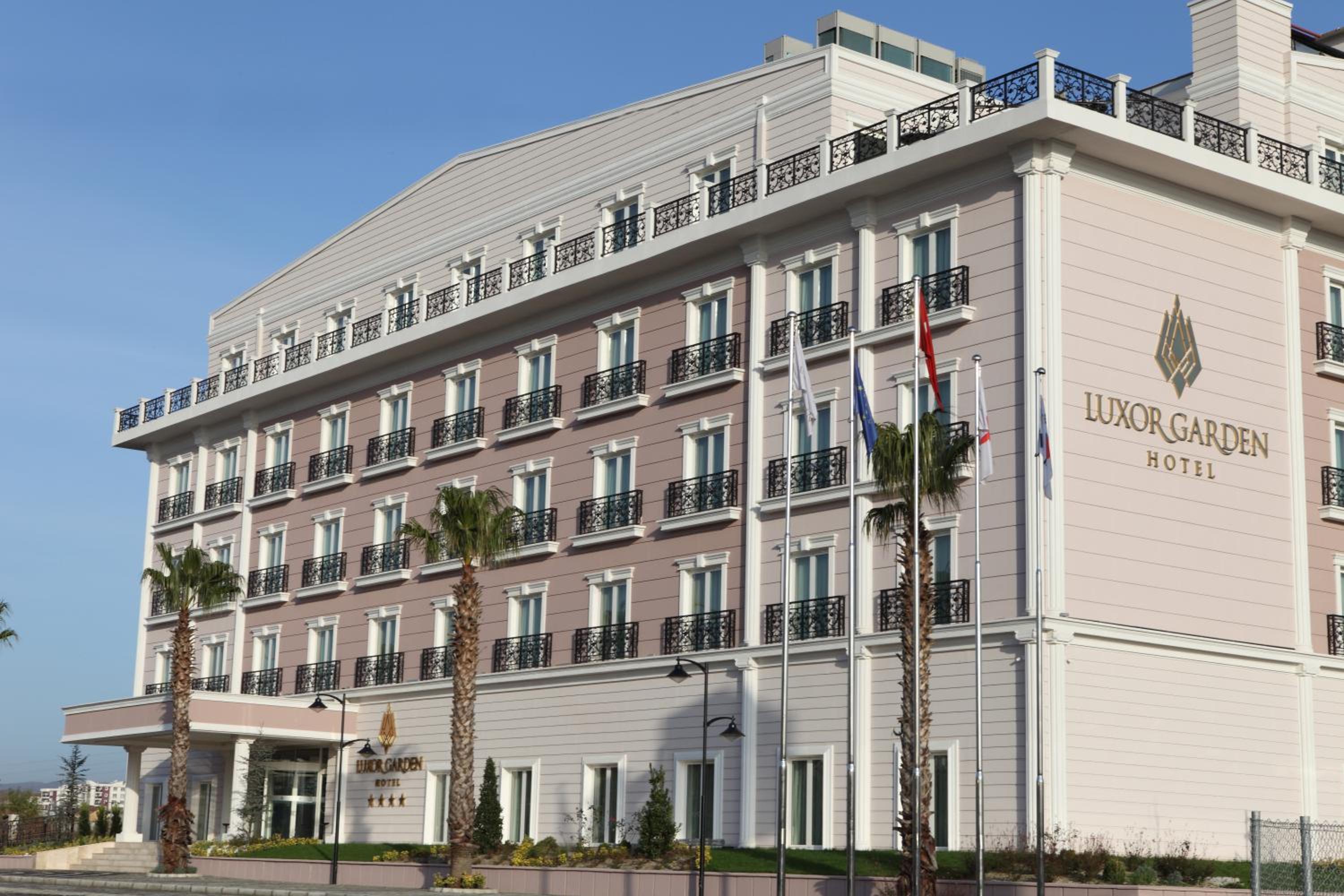 Hotel Luxor Garden Hotel - Image 1