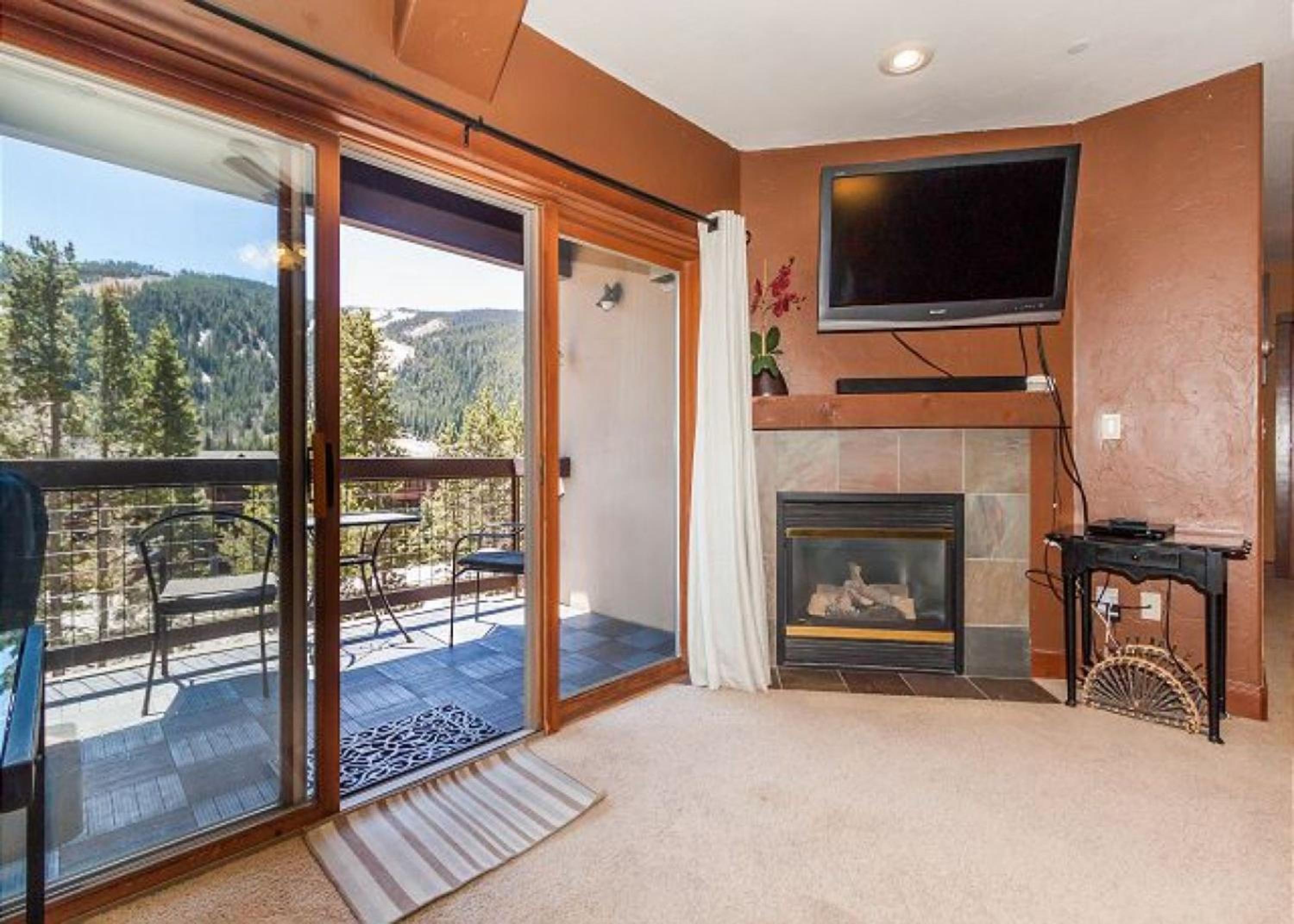 Oro Grande by Summit County Mountain Retreats