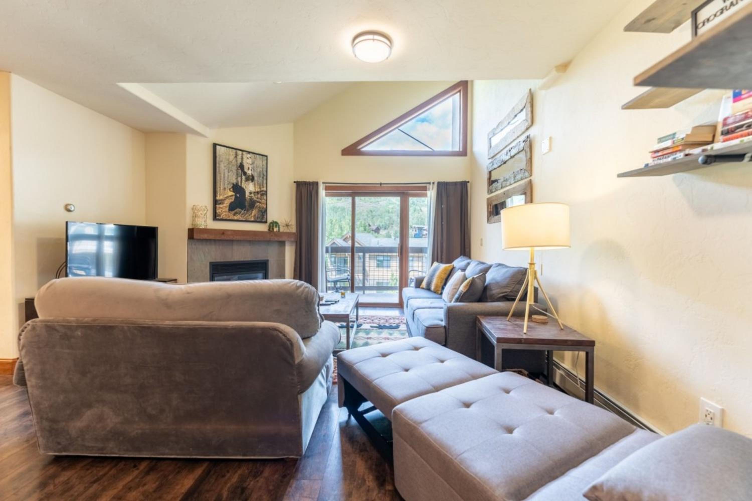 Oro Grande by Summit County Mountain Retreats