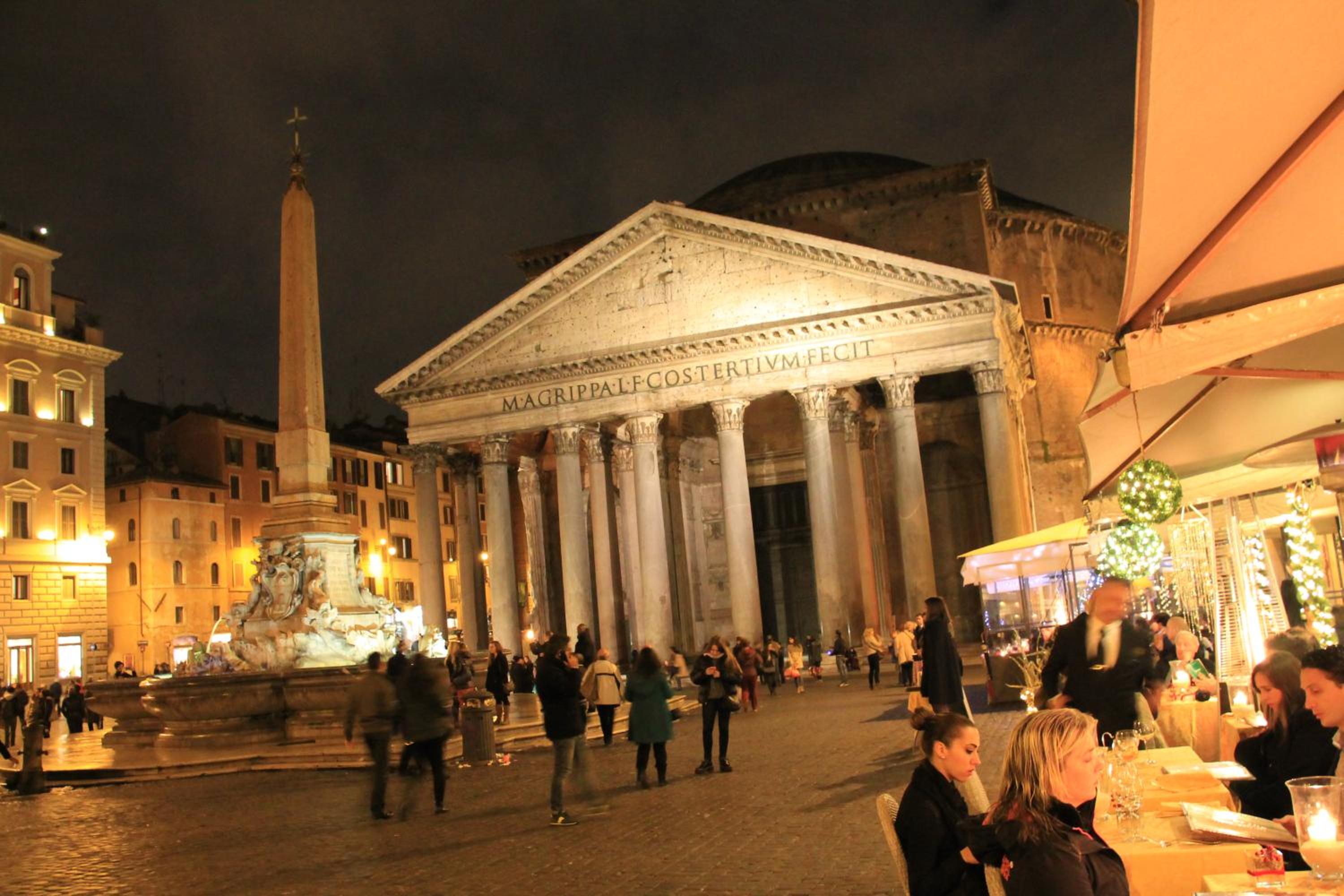 Di Rienzo Pantheon Palace