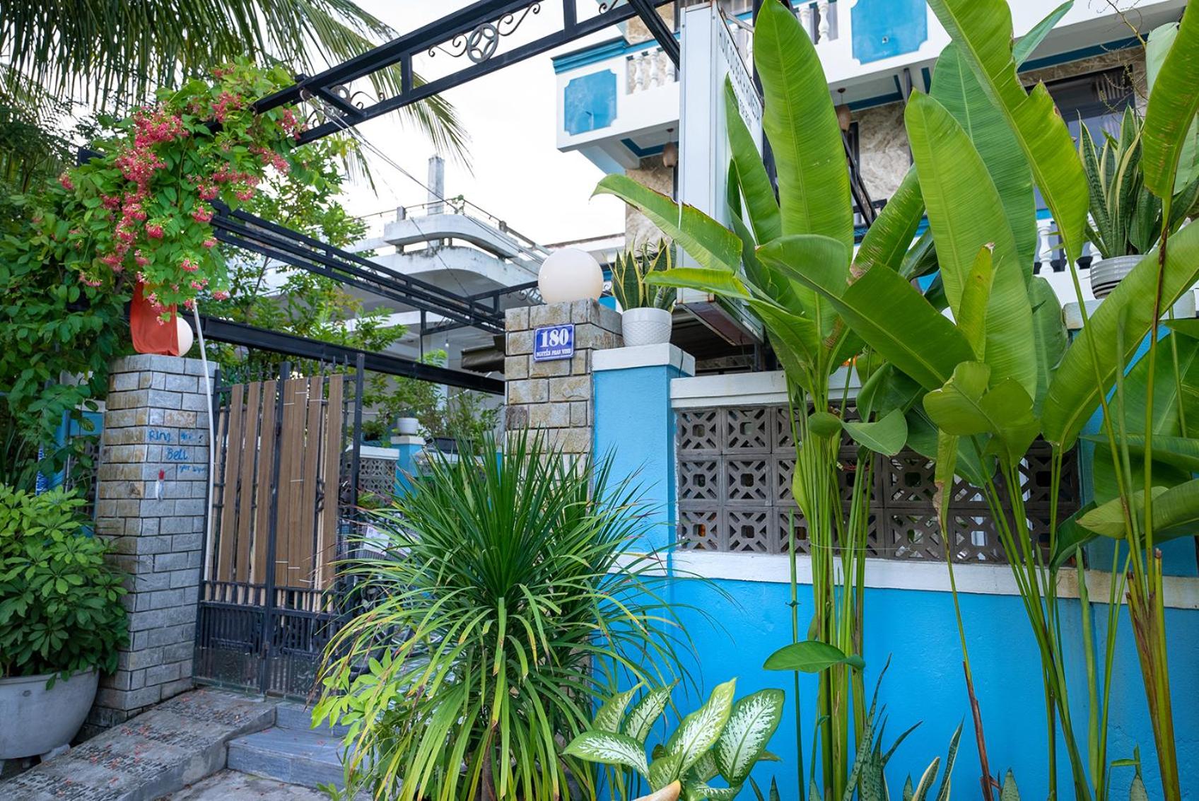 Hung Do Beach Homestay