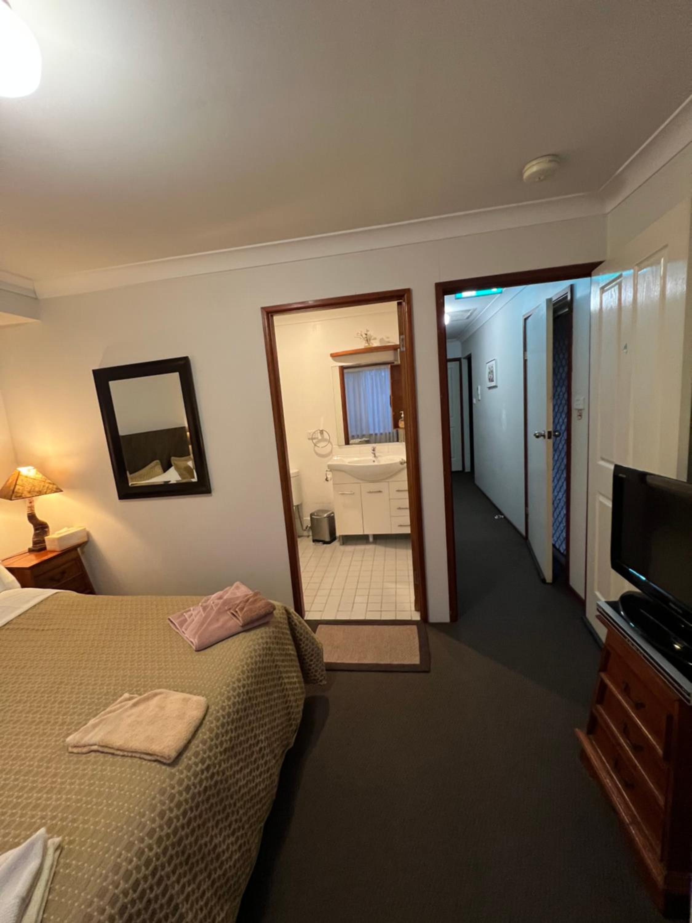 JOHN HUNTER B&B