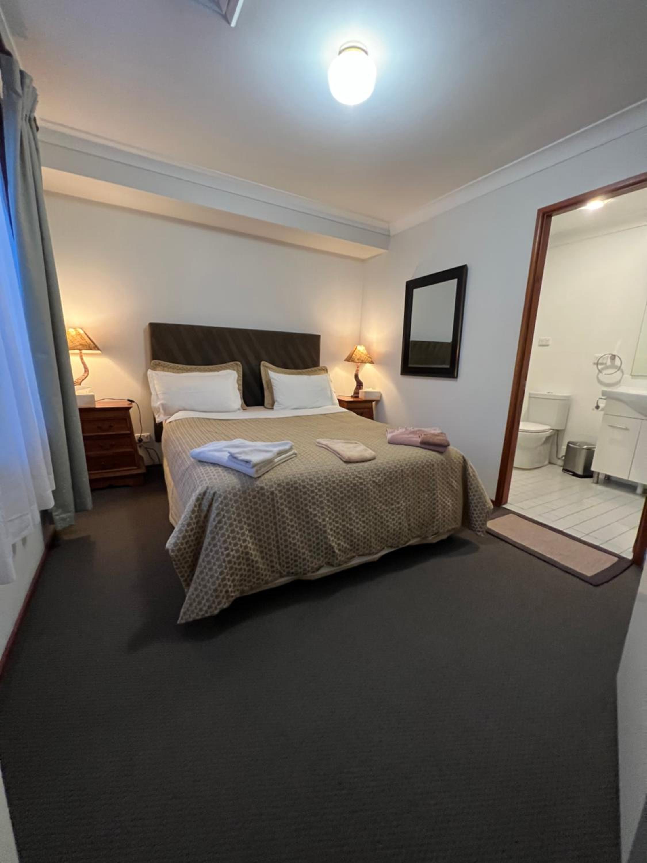 JOHN HUNTER B&B
