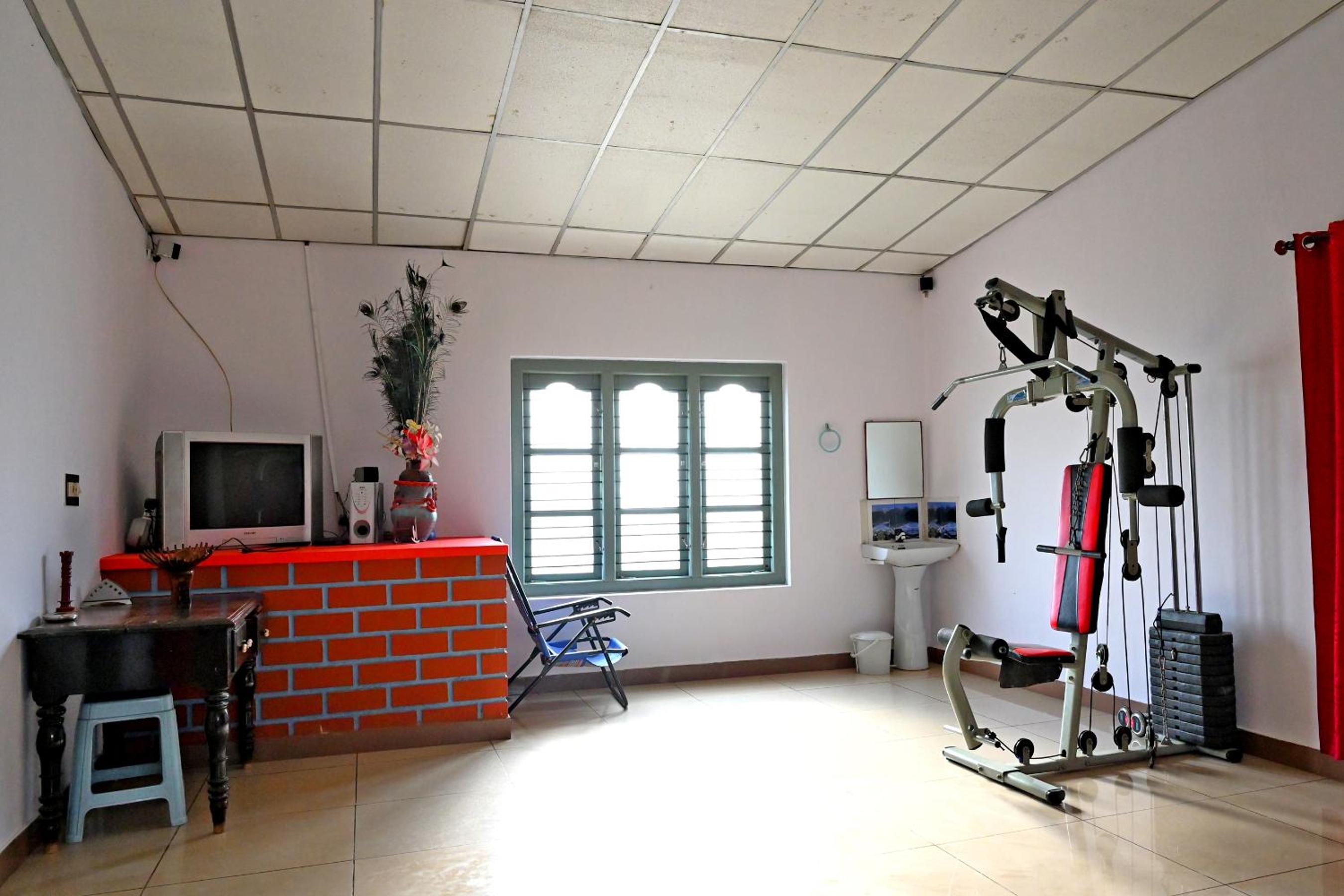 GiriDarshini Homestay - Pool, Falls, 3BH, Home Food & Estate view 5
