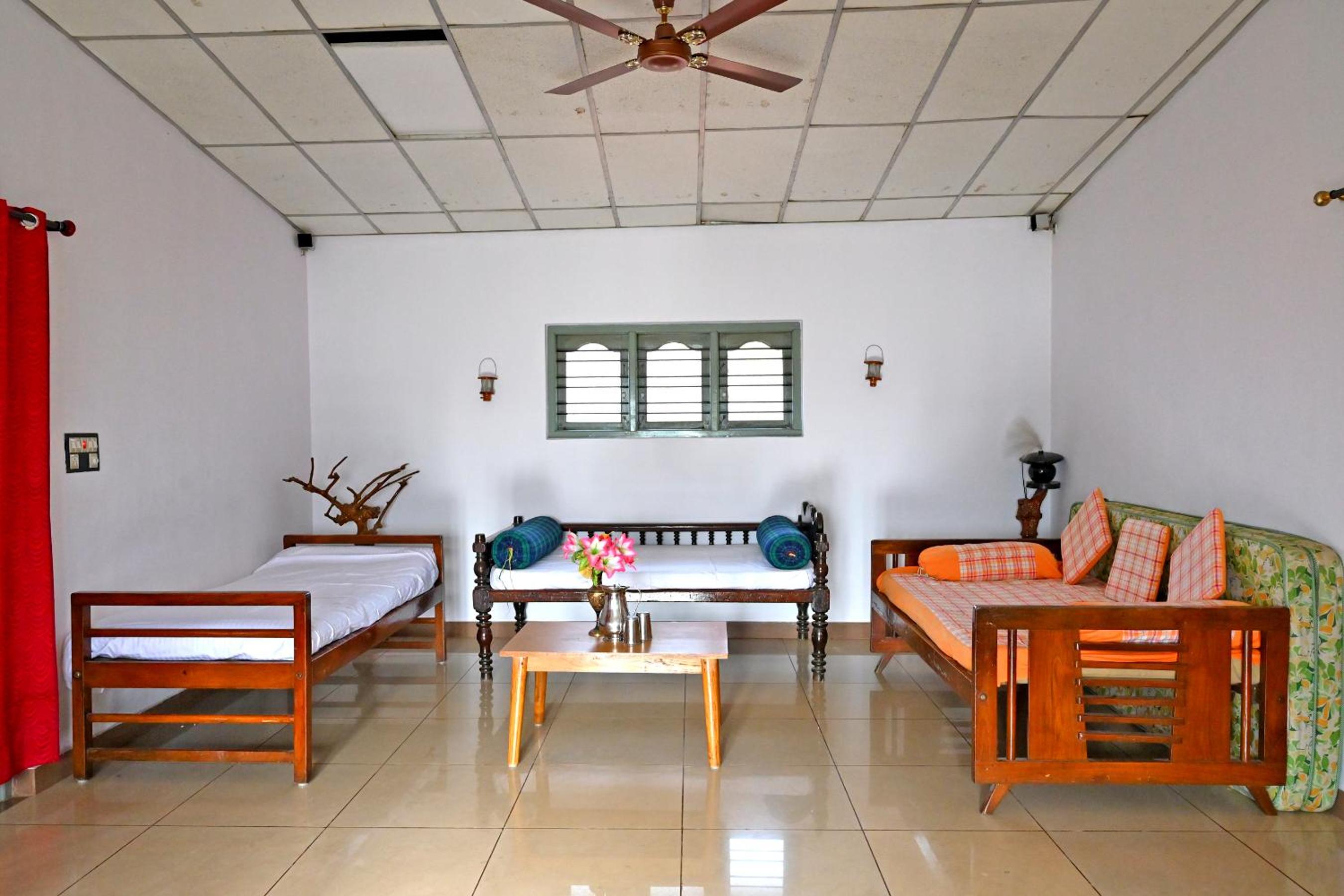 GiriDarshini Homestay - Pool, Falls, 3BH, Home Food & Estate view 3