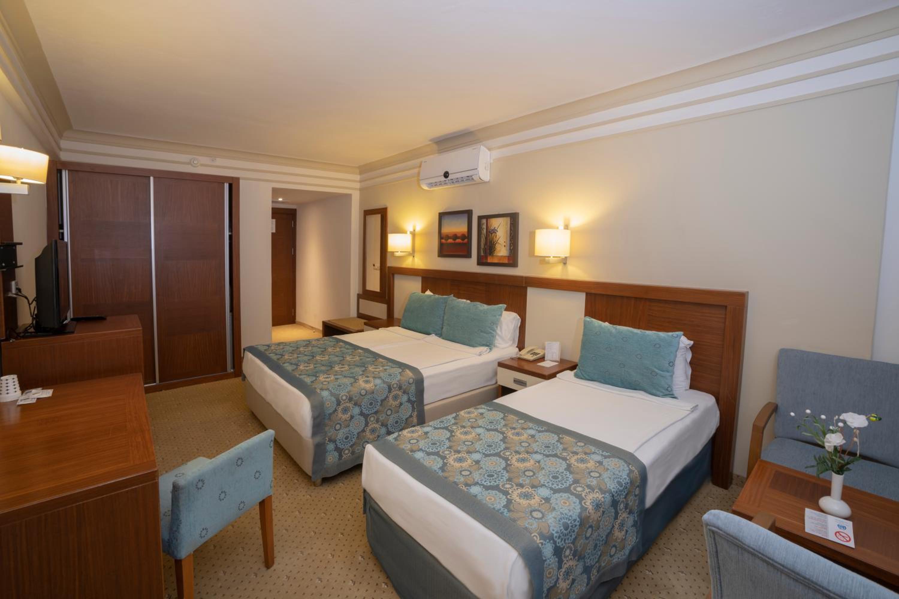 Villa Side Hotel - Image 85