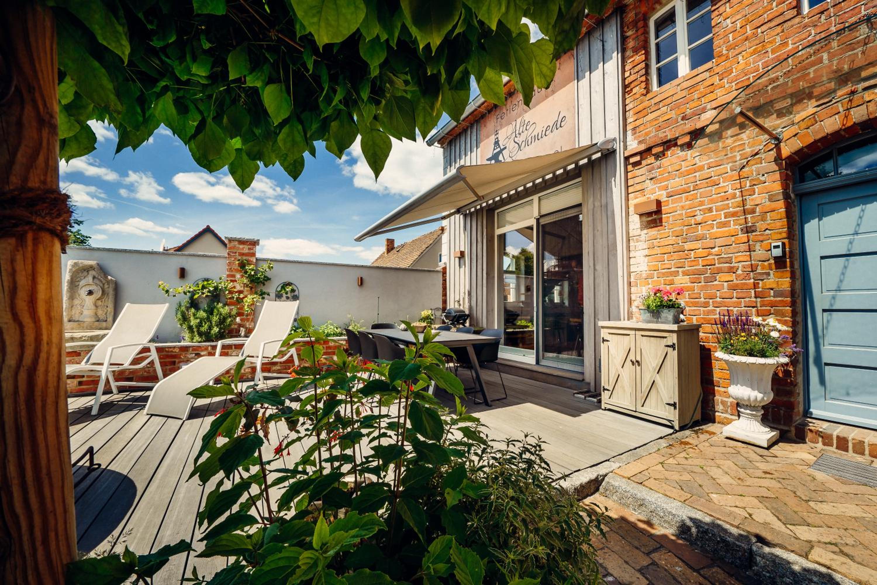 Alte Schmiede mit Sauna, Pool und Whirpool im Außenbereich schönstes Ferienhaus der Lausitz