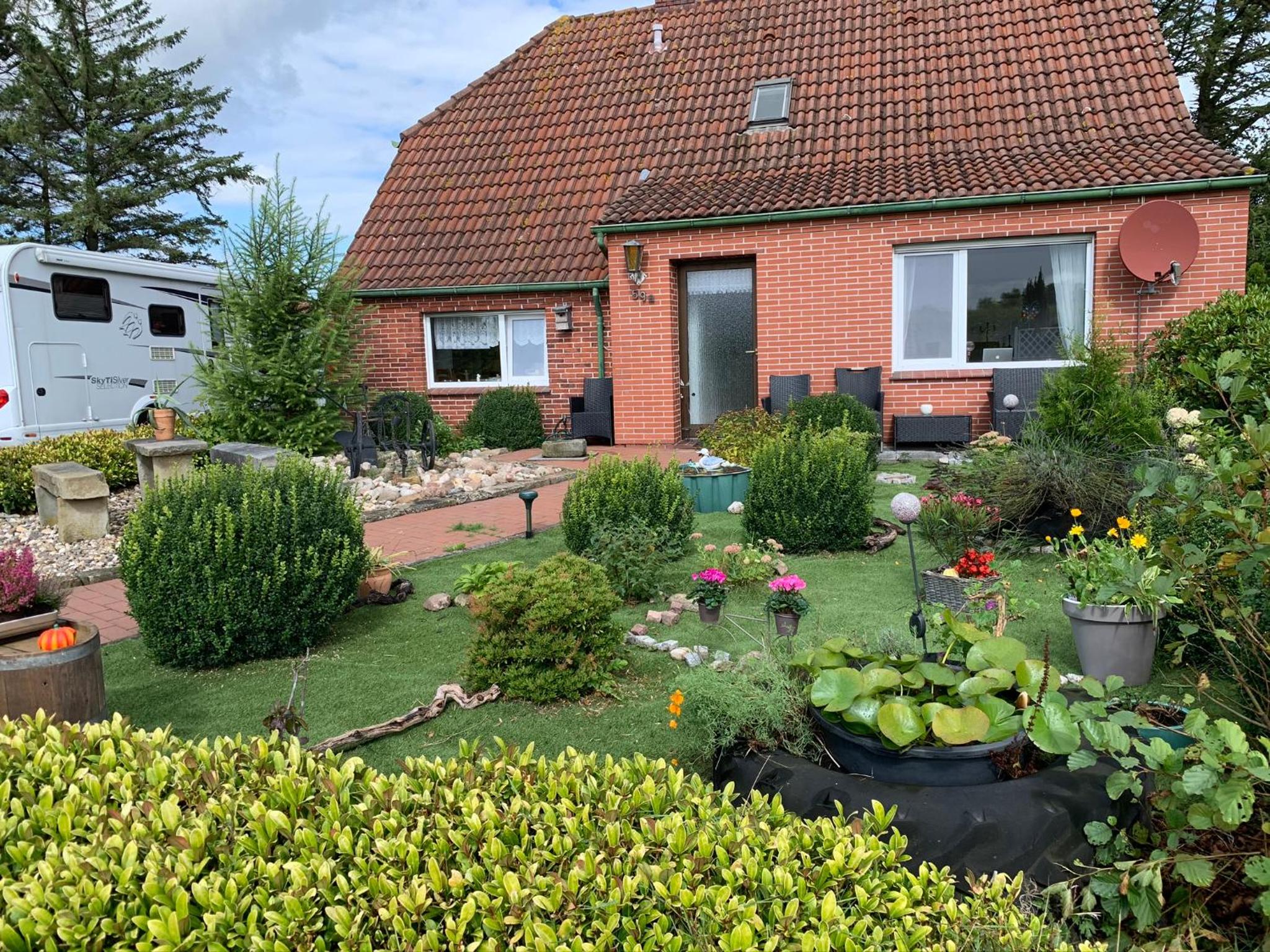 kleines Ostfriesenhaus mitten im Grünen, Mindestaufenthalt 3 Tage, bitte vorher anfragen, Endreinigung 60 vor Ort an Hausverwalter, Tier Pro Tag 5