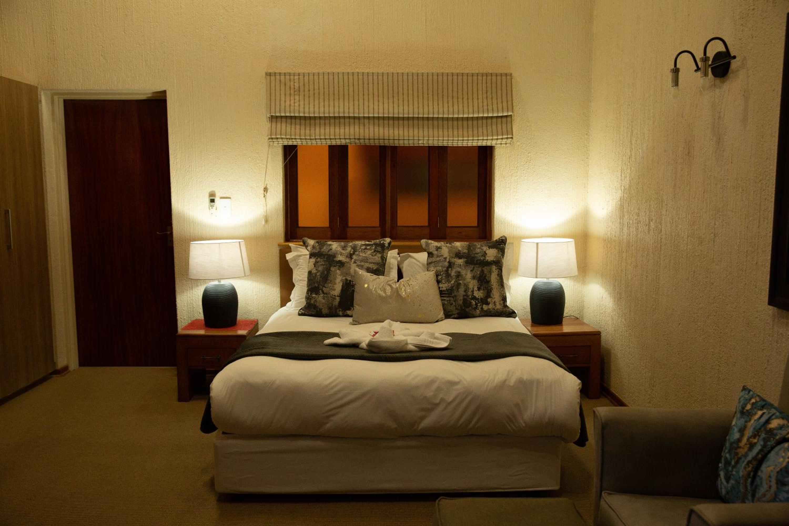 Hazyview Vacations - Kruger Park Lodge - Luxury Inyamatane Chalets - Property Image 30