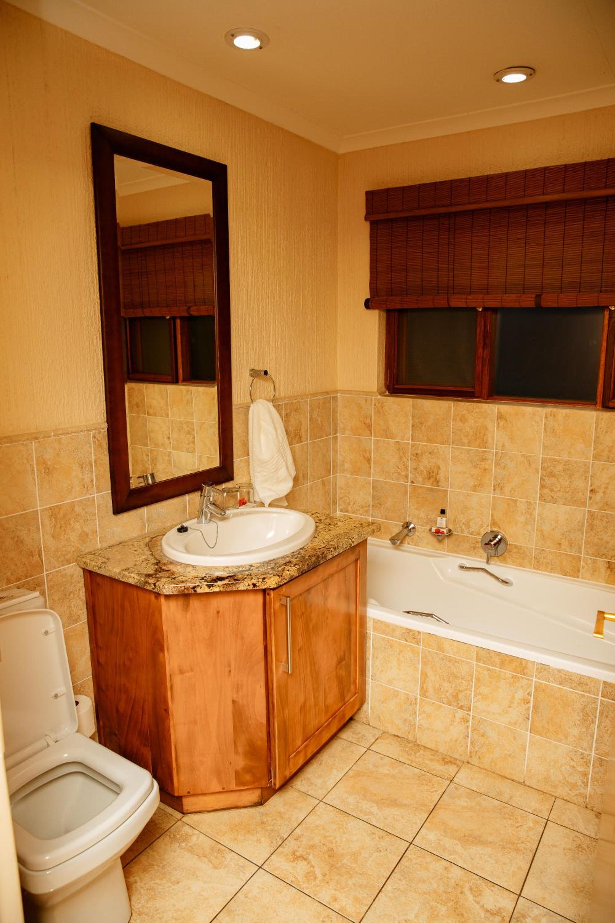 Hazyview Vacations - Kruger Park Lodge - Luxury Inyamatane Chalets - Property Image 37