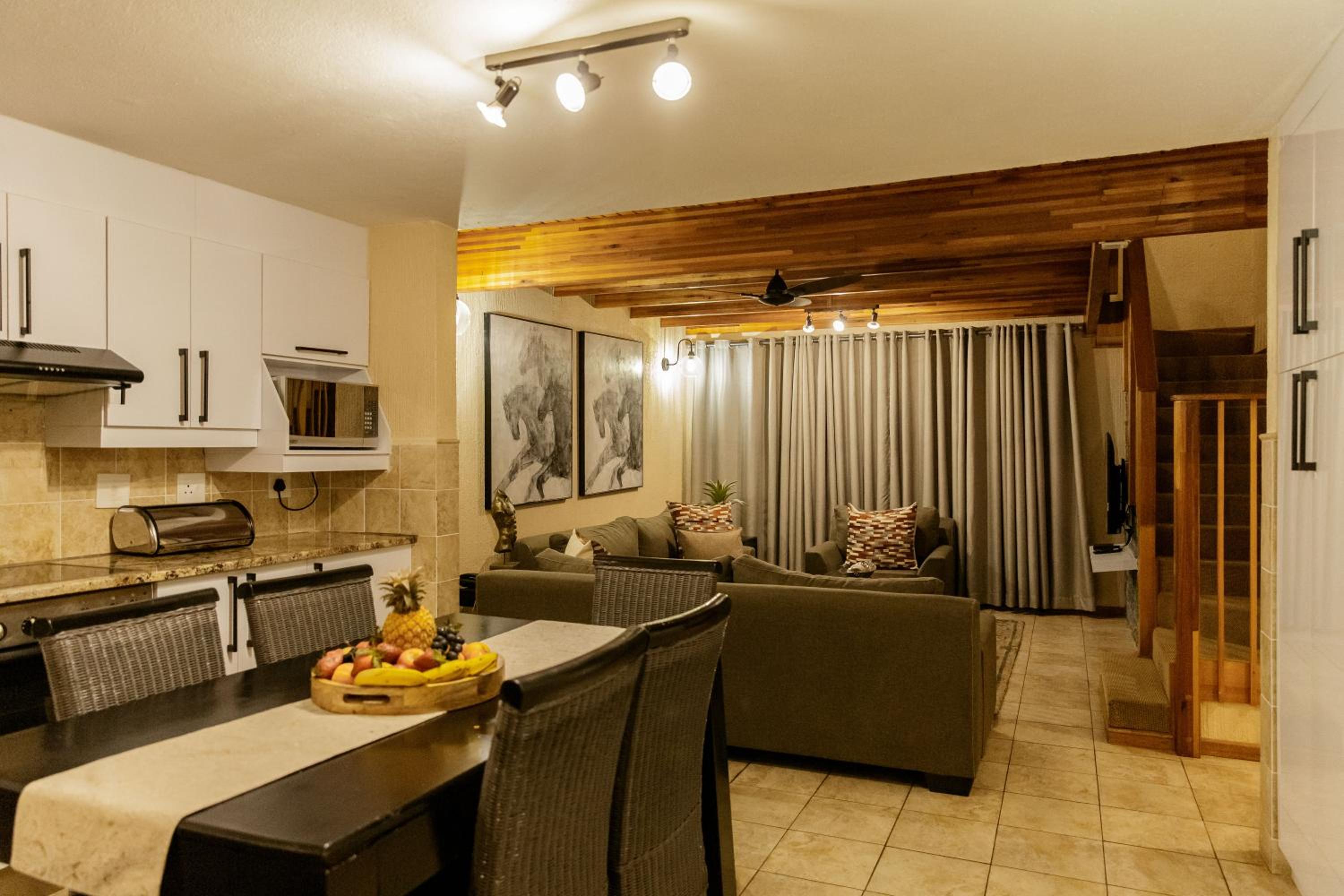 Hazyview Vacations - Kruger Park Lodge - Luxury Inyamatane Chalets - Property Image 47