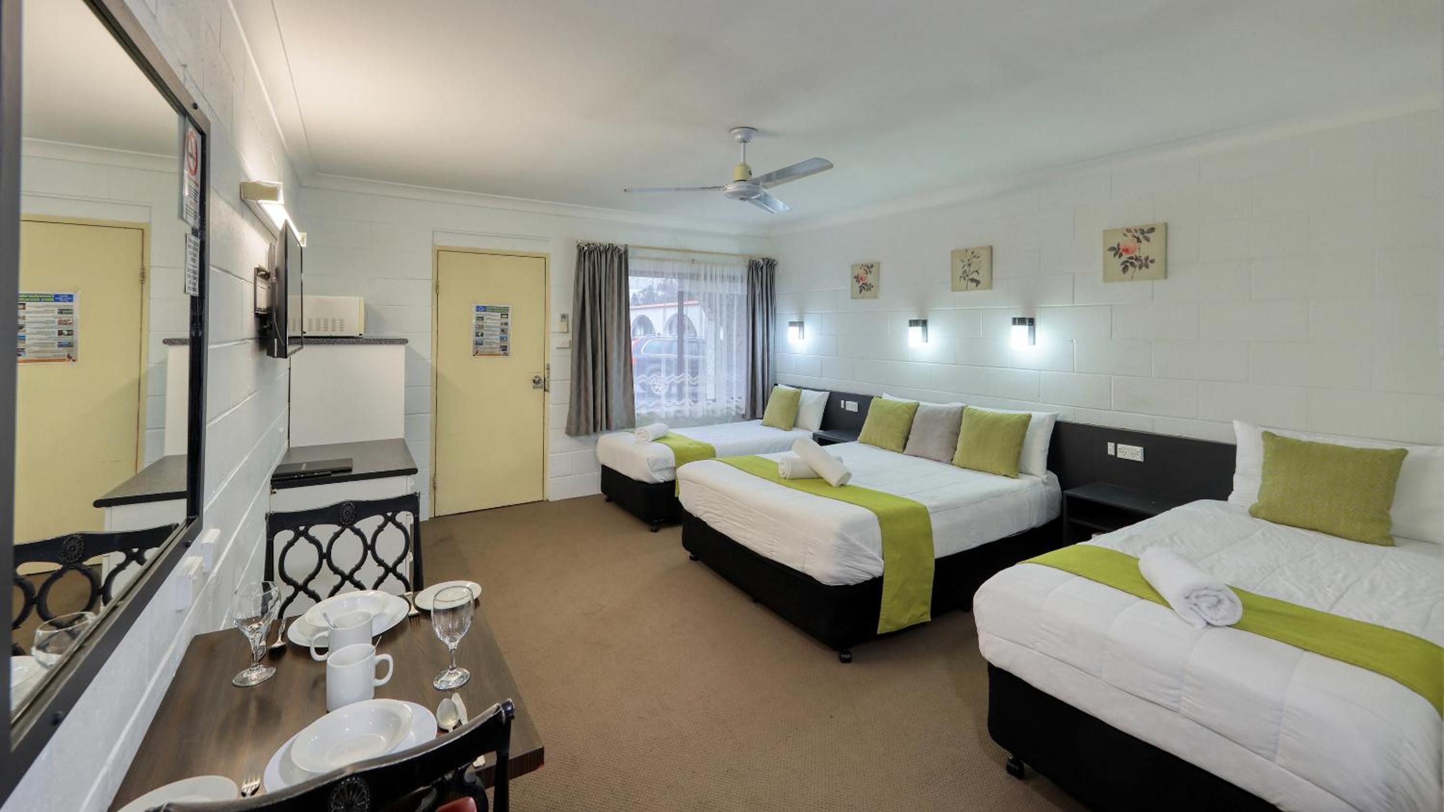 Azalea Motel