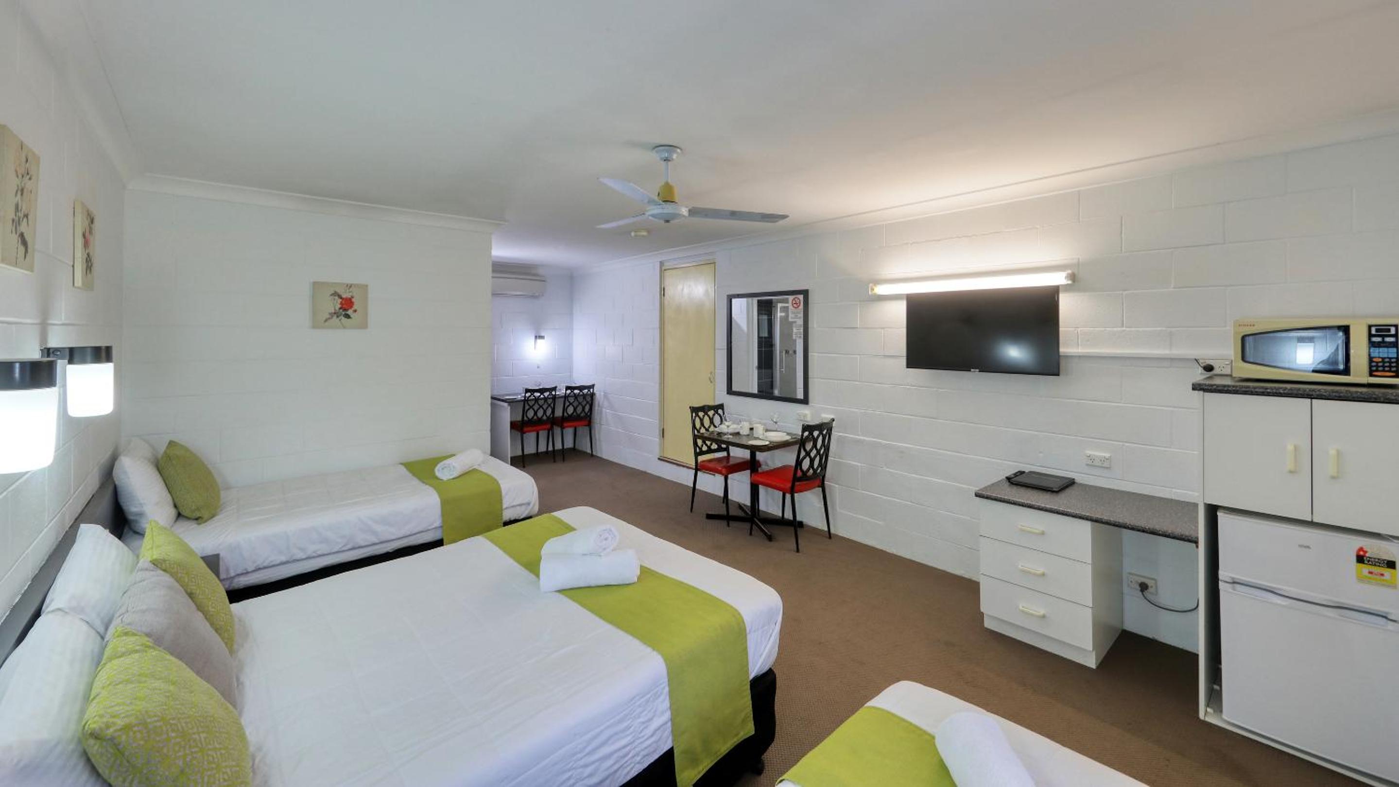 Azalea Motel