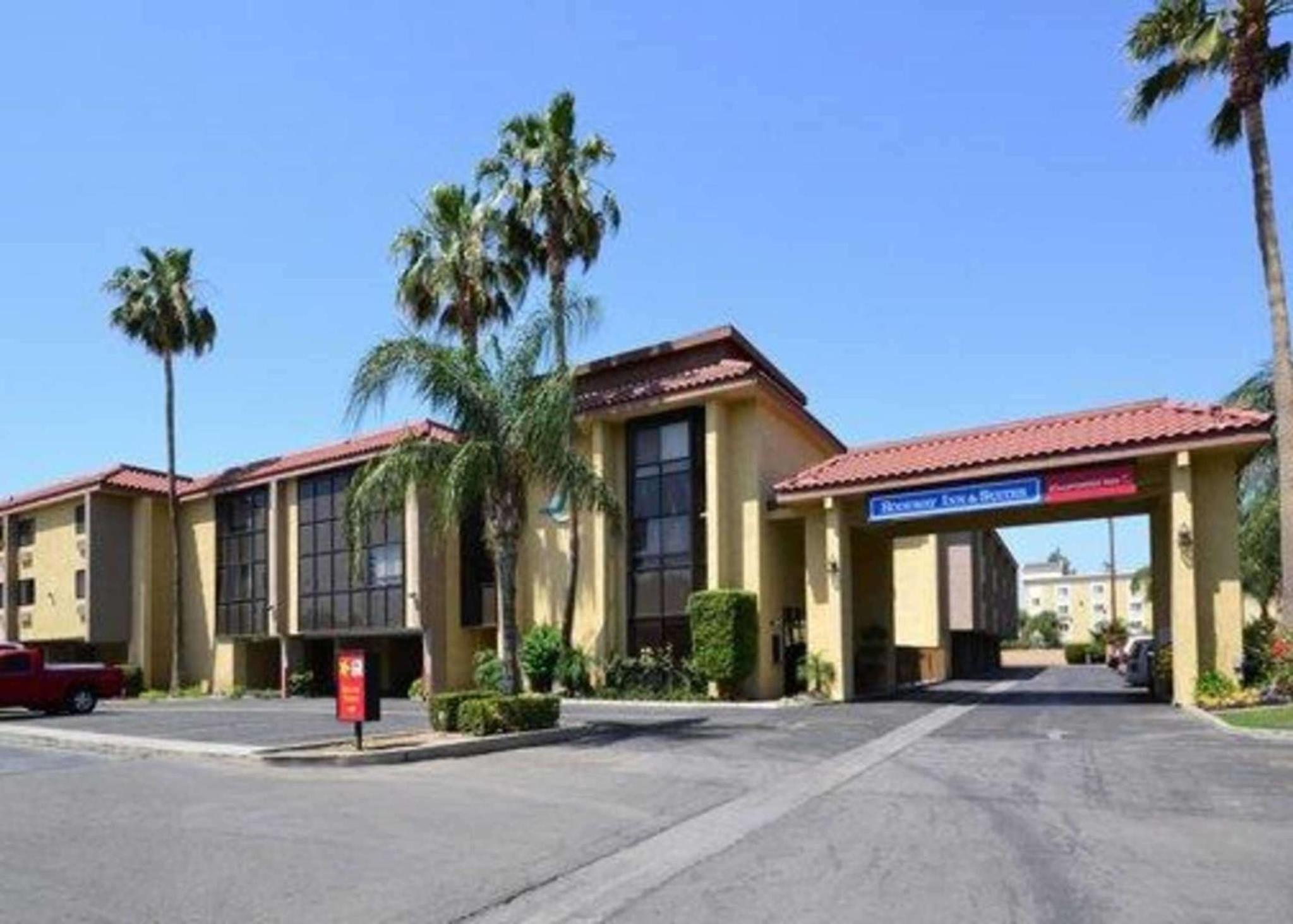 Hotel California Inn and Suites Bakersfield