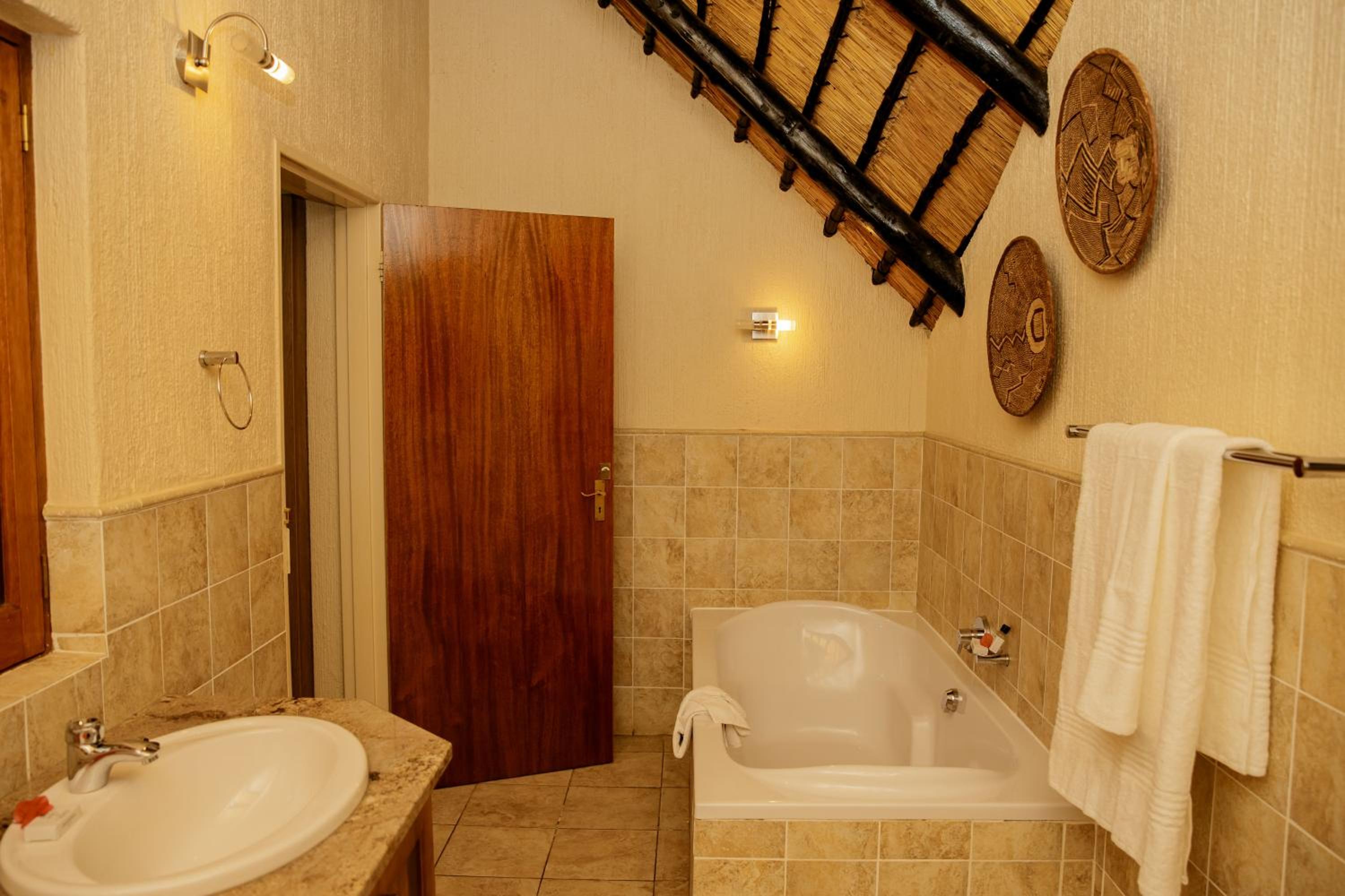 Hazyview Vacations - Kruger Park Lodge - Luxury Inyamatane Chalets - Property Image 50
