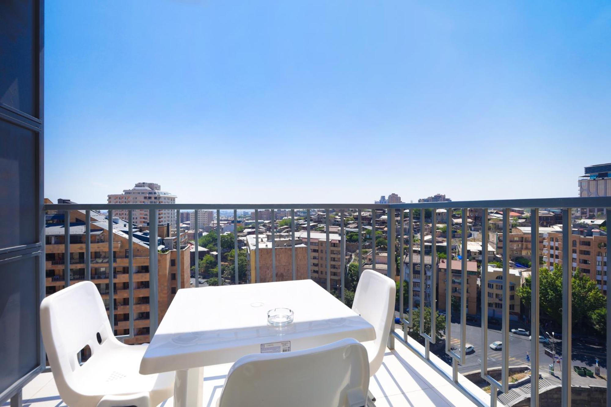 Apart-Hotel on Amiryan 26-4