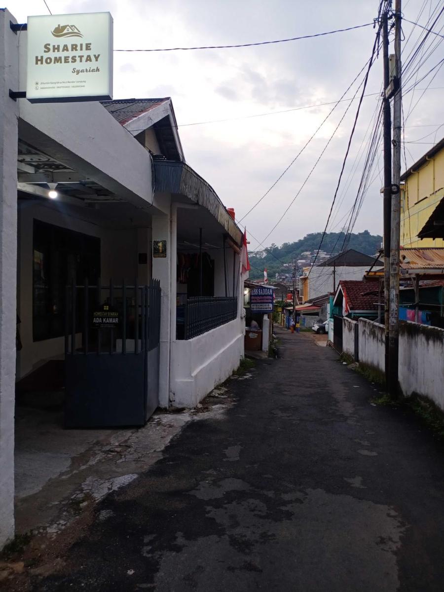 Hotel SPOT ON 91597 Sharie Homestay Syariah - Image 1