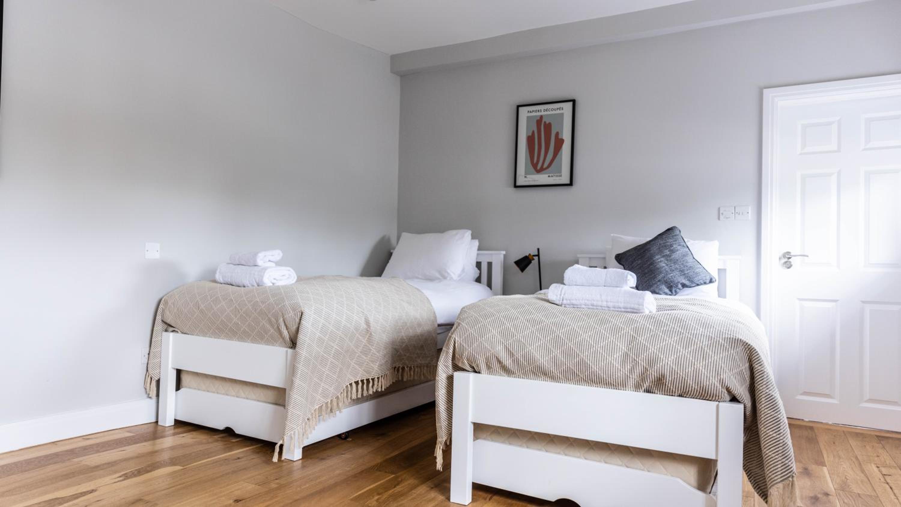 The Unicorn (Apartments)