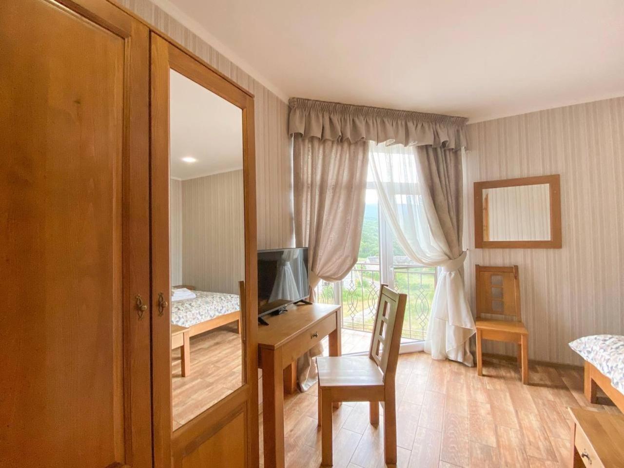 Mini hotel Solnce Karpat view 4