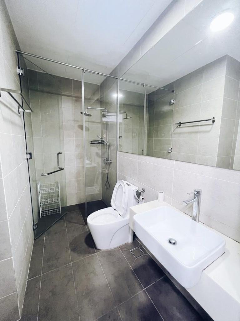 PROMO Connected train 4 Bedroom ABOVE MALL 20