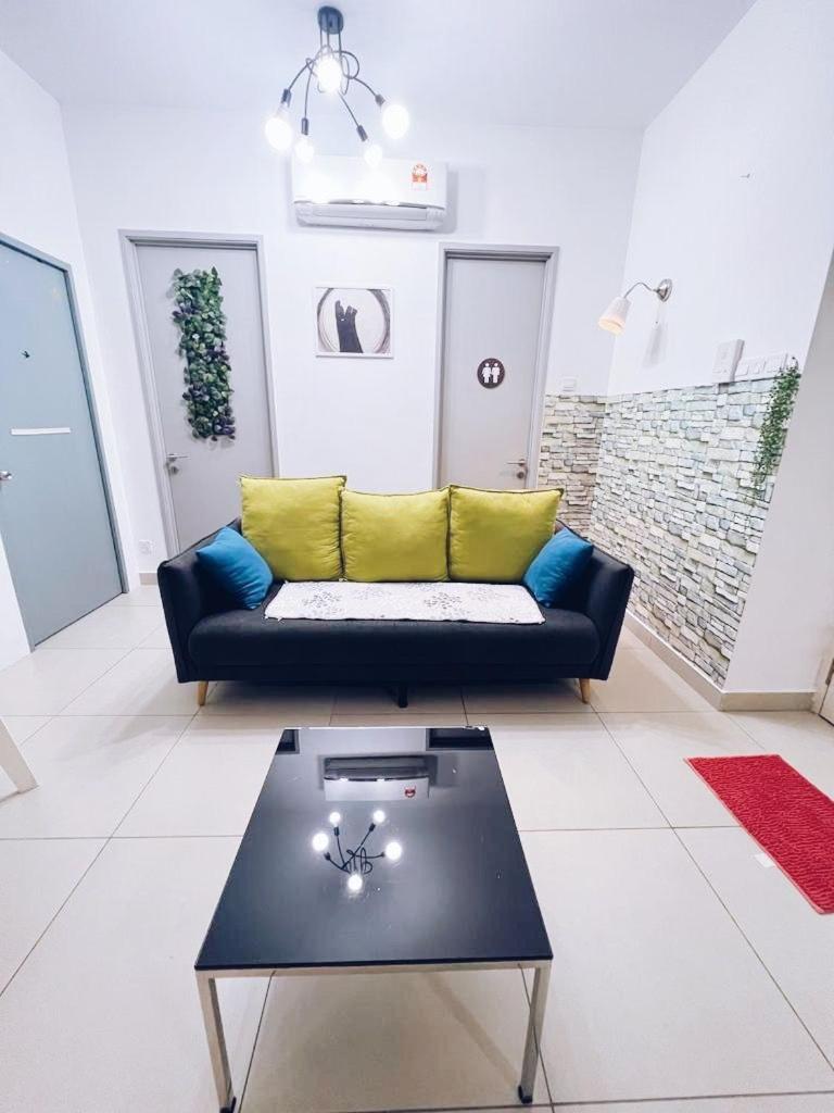 PROMO Connected train 4 Bedroom ABOVE MALL 20
