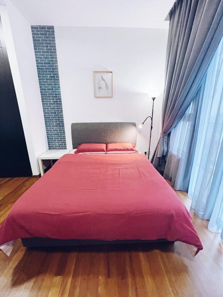 PROMO Connected train 4 Bedroom ABOVE MALL 20