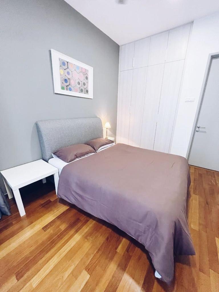 PROMO Connected train 4 Bedroom ABOVE MALL 20