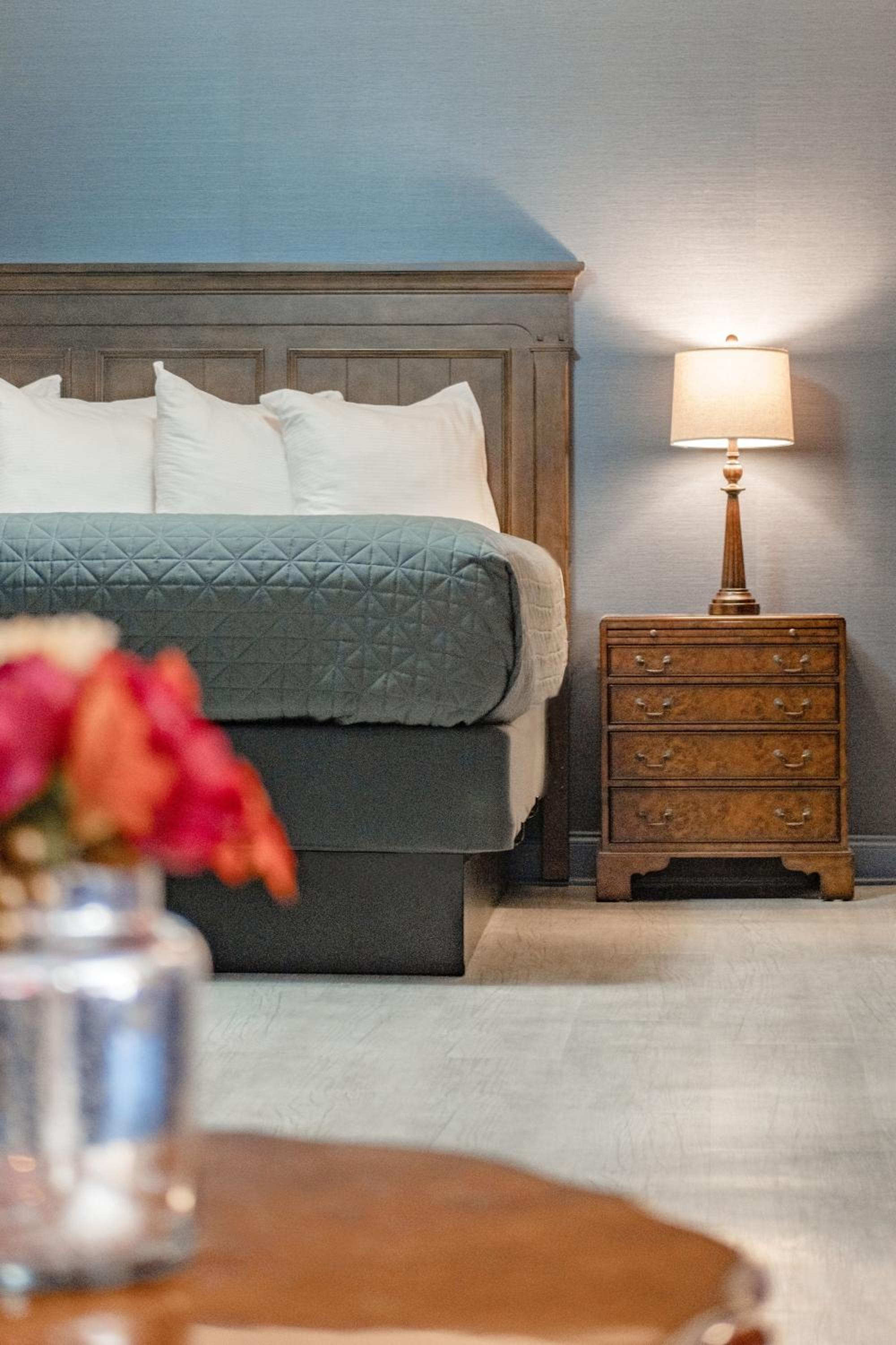 Red Coach Inn