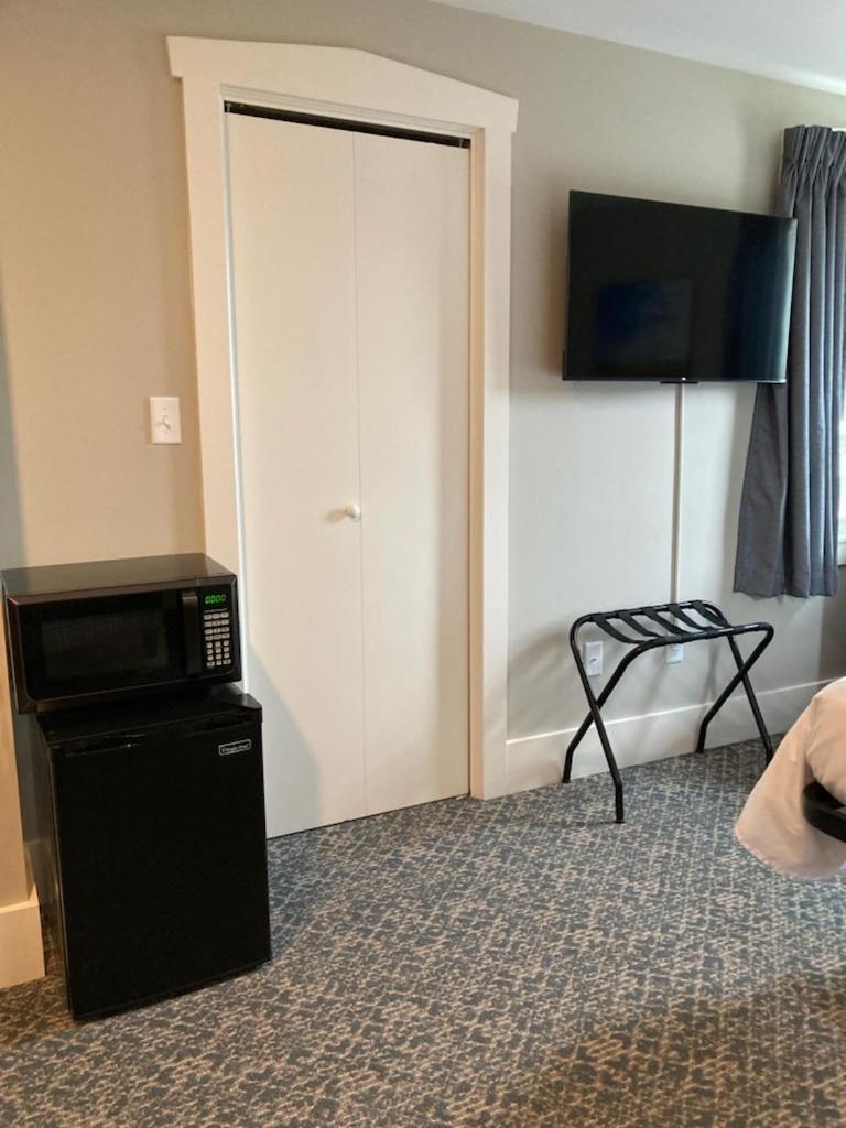 Country Squire Inn and Suites - Property Image 13