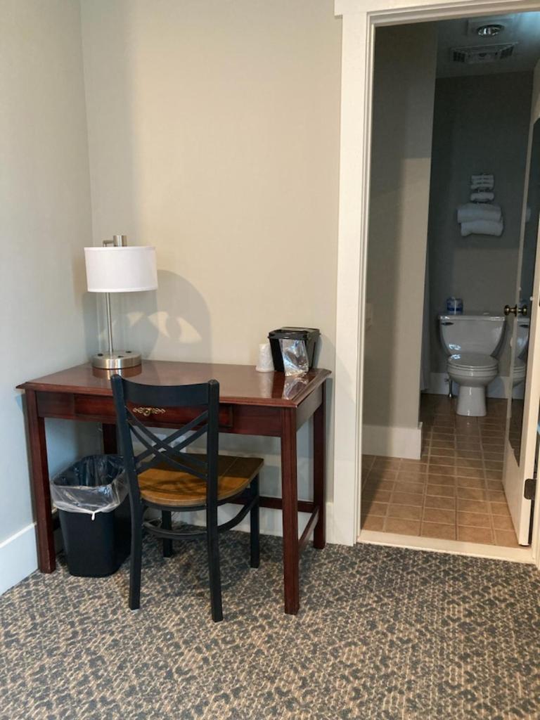 Country Squire Inn and Suites - Property Image 23