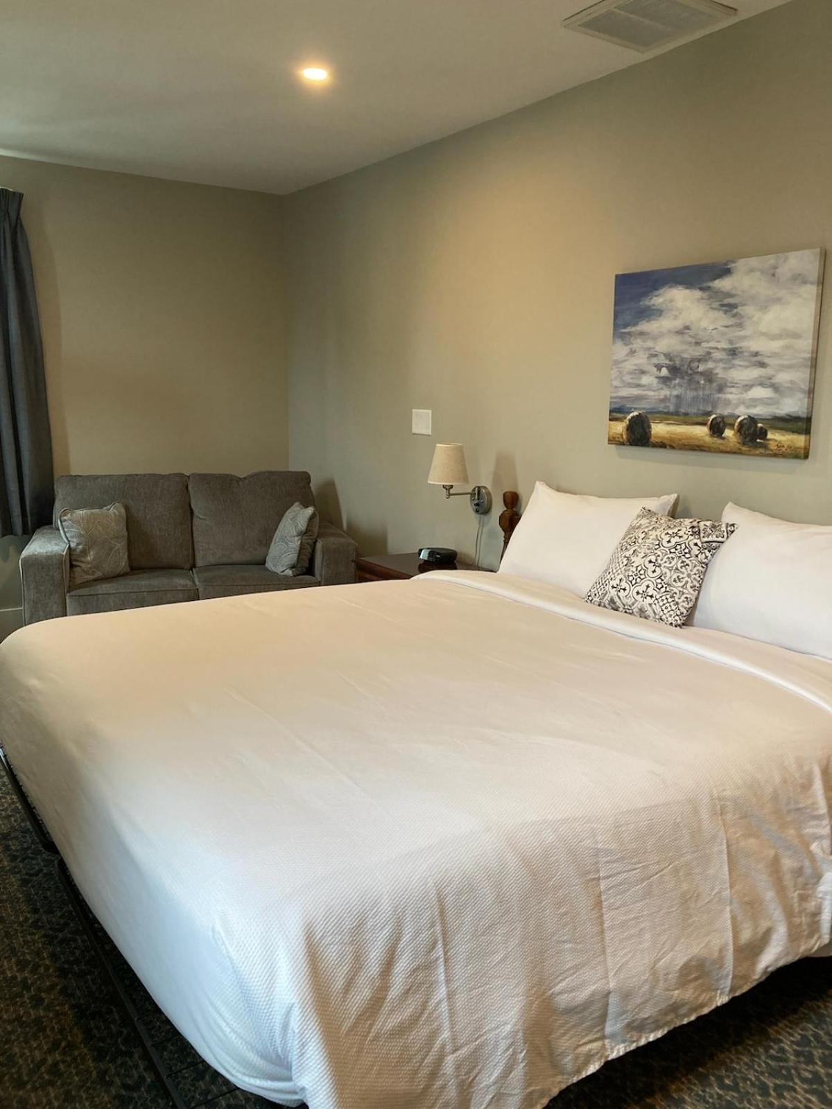 Country Squire Inn and Suites - Property Image 20