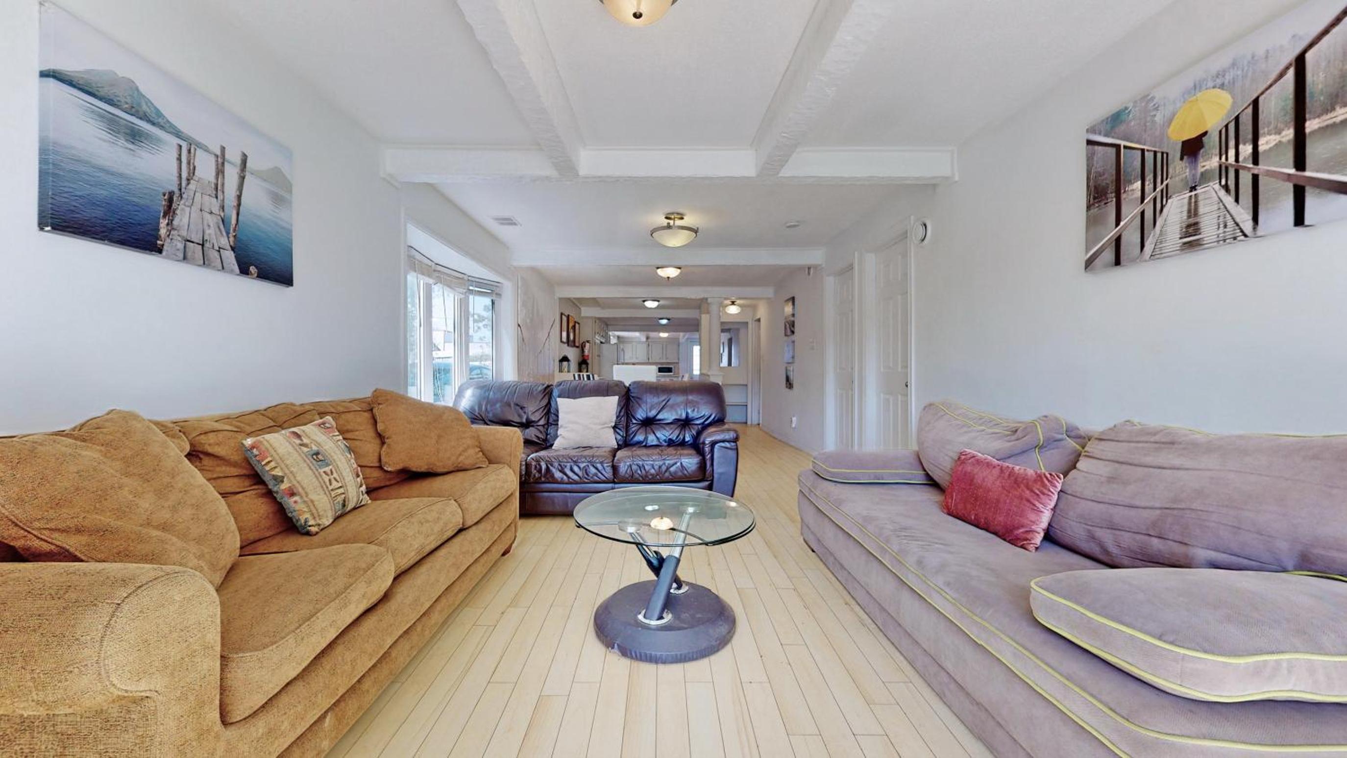 Main Beach River Retreat - Wasaga Beach 1 - Main Strip - 95 Mosley St