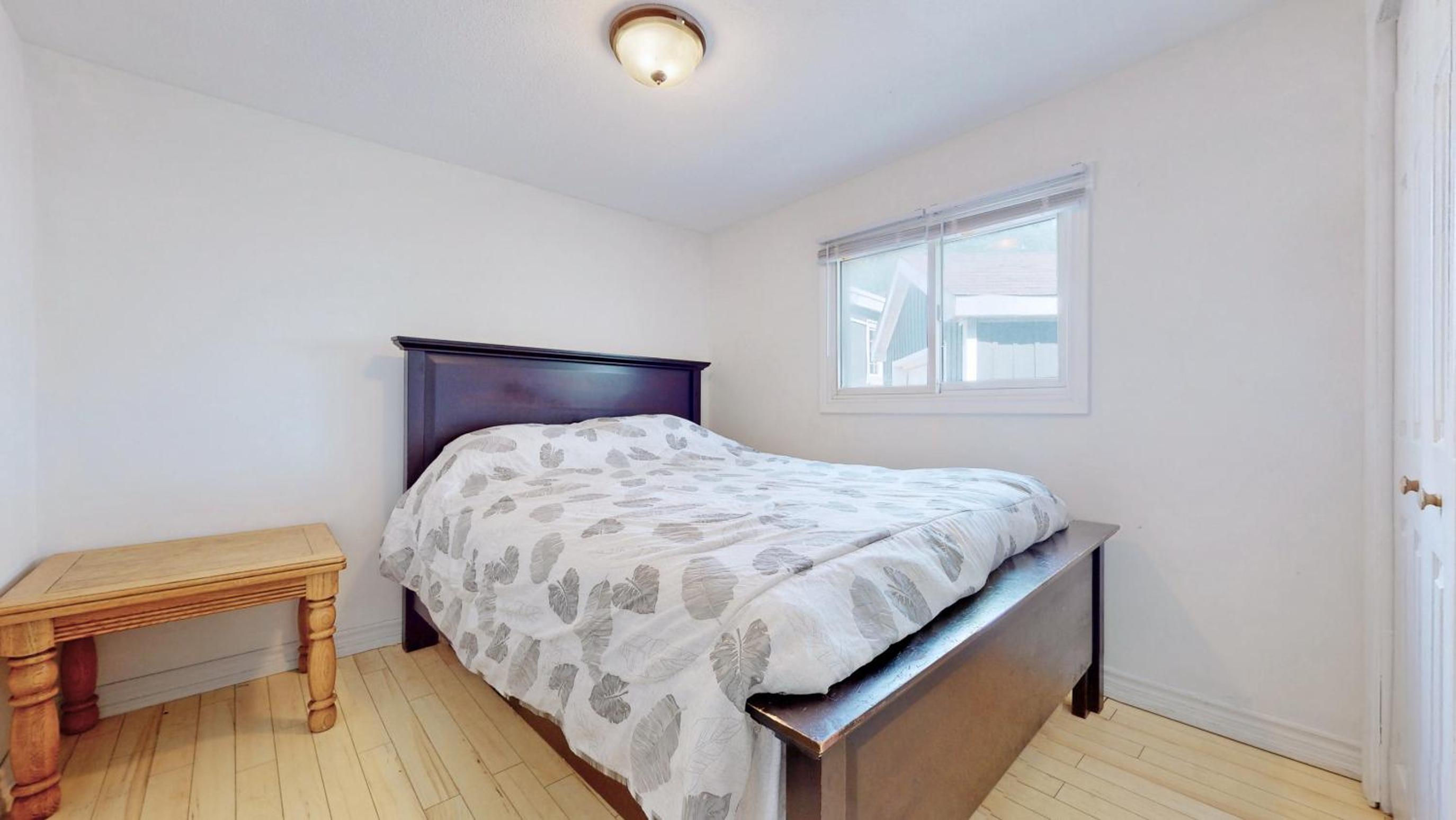 Main Beach River Retreat - Wasaga Beach 1 - Main Strip - 95 Mosley St
