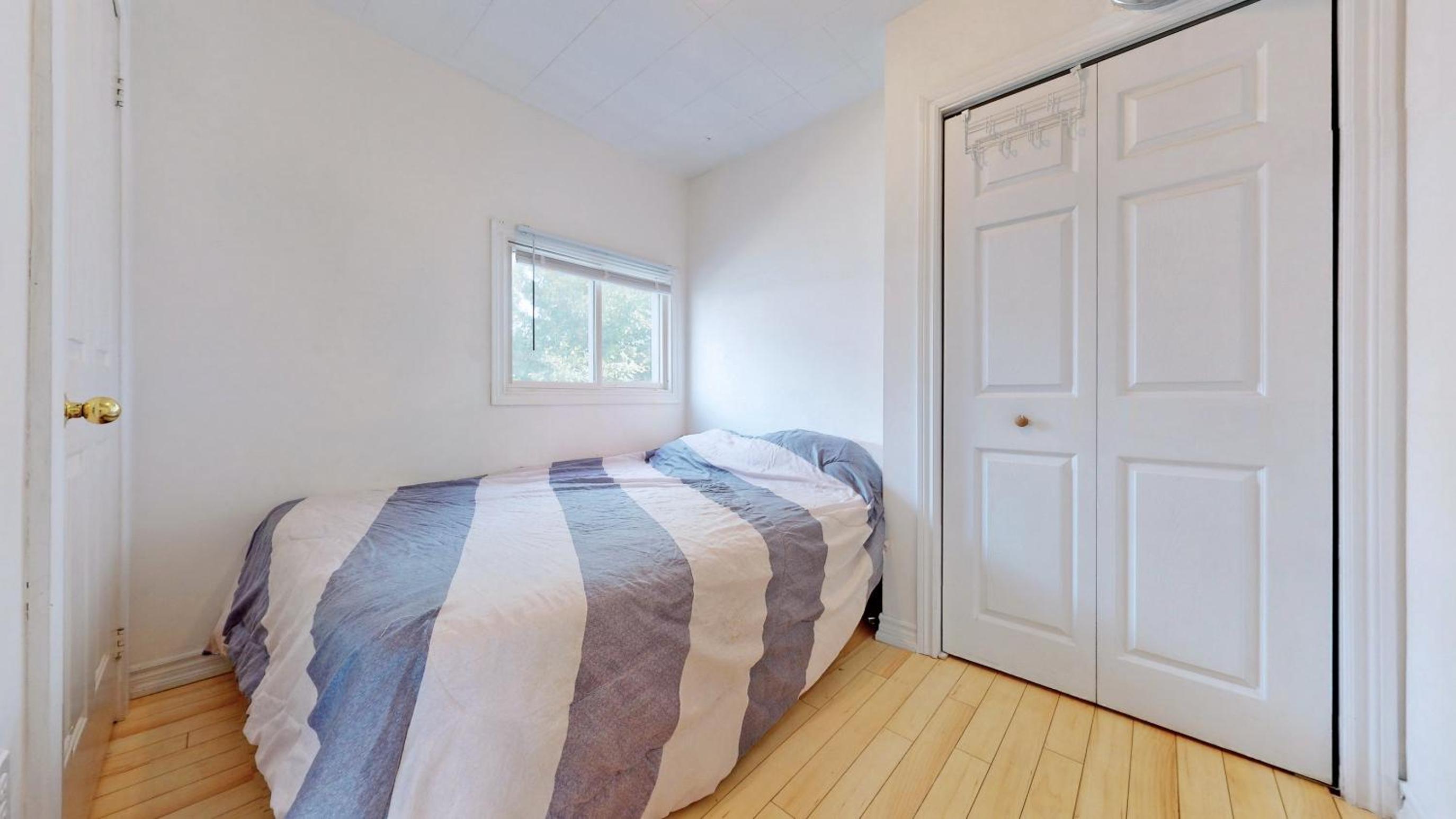 Main Beach River Retreat - Wasaga Beach 1 - Main Strip - 95 Mosley St