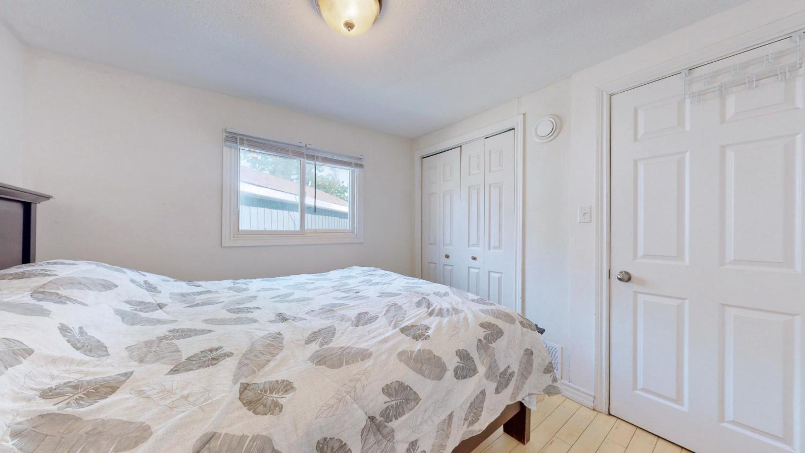 Main Beach River Retreat - Wasaga Beach 1 - Main Strip - 95 Mosley St