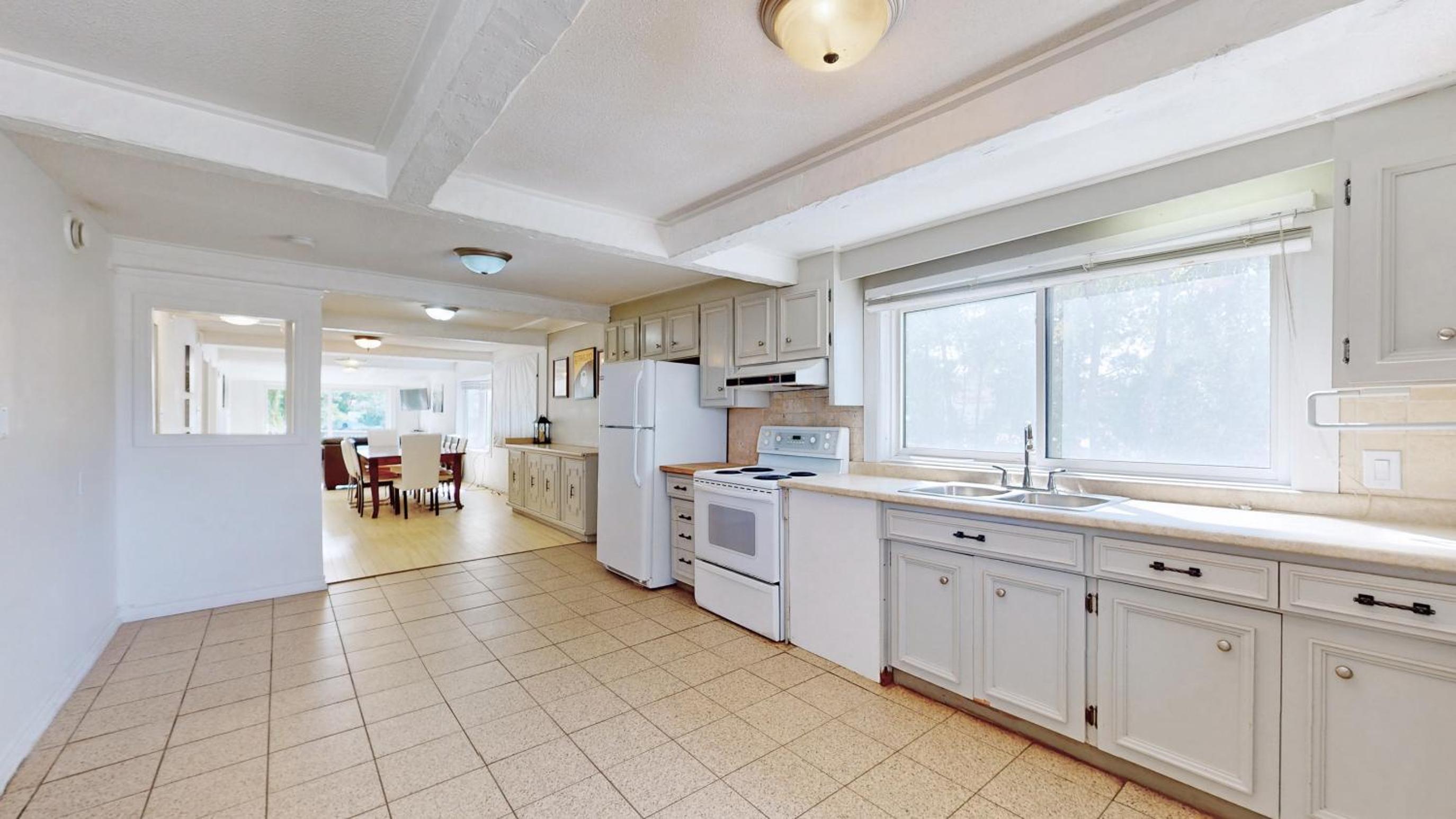 Main Beach River Retreat - Wasaga Beach 1 - Main Strip - 95 Mosley St