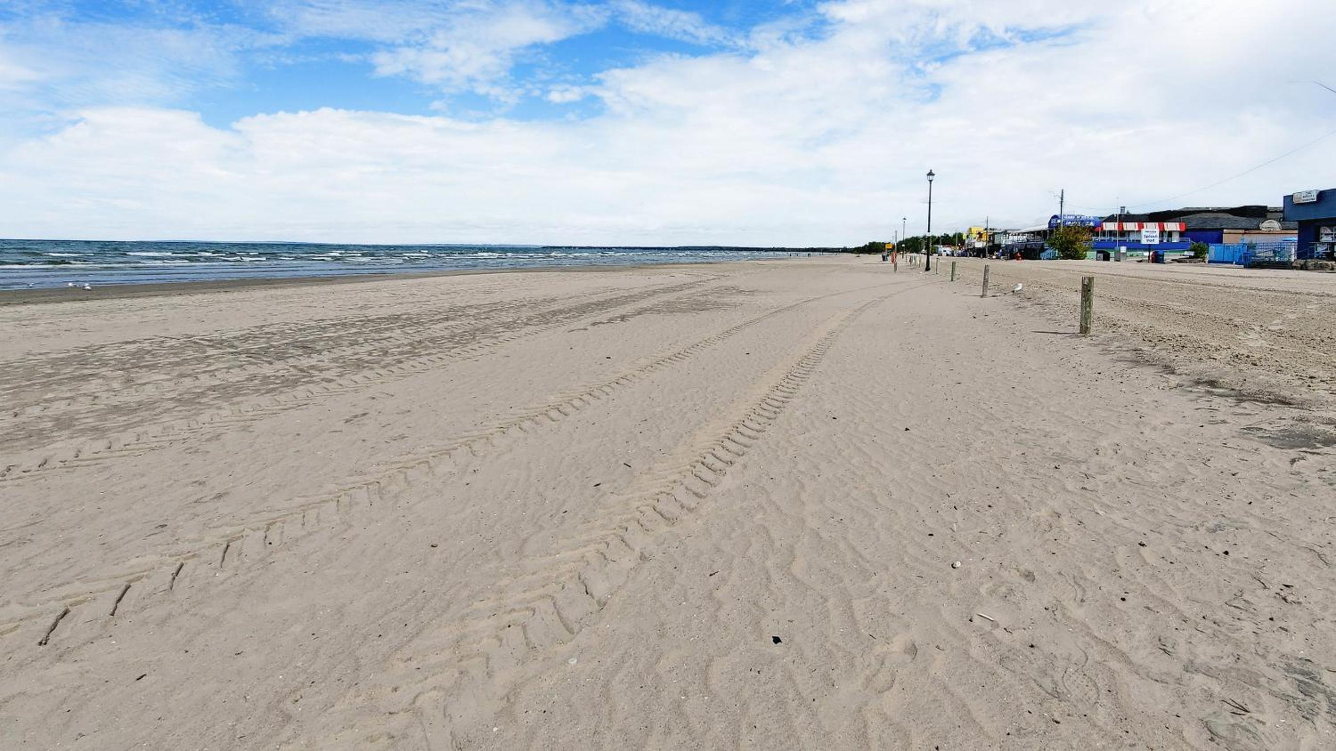Main Beach River Retreat - Wasaga Beach 1 - Main Strip - 95 Mosley St