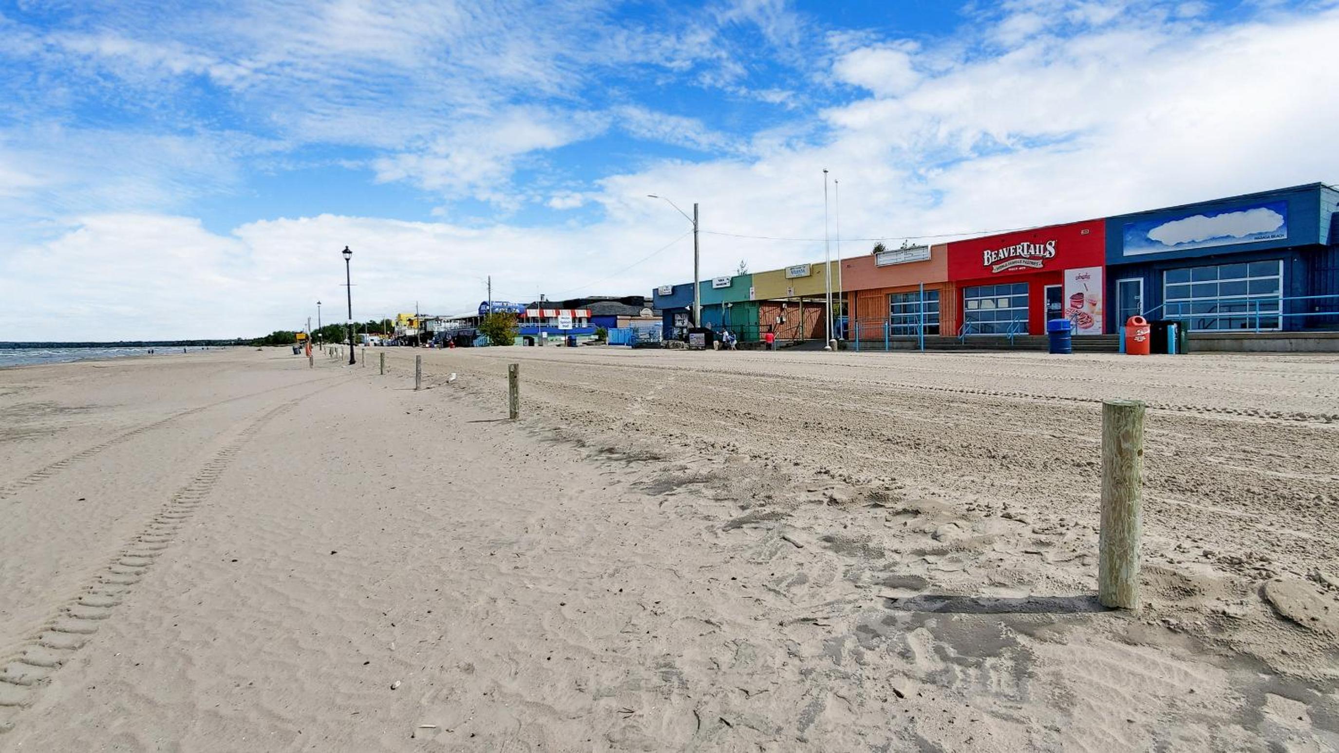 Main Beach River Retreat - Wasaga Beach 1 - Main Strip - 95 Mosley St