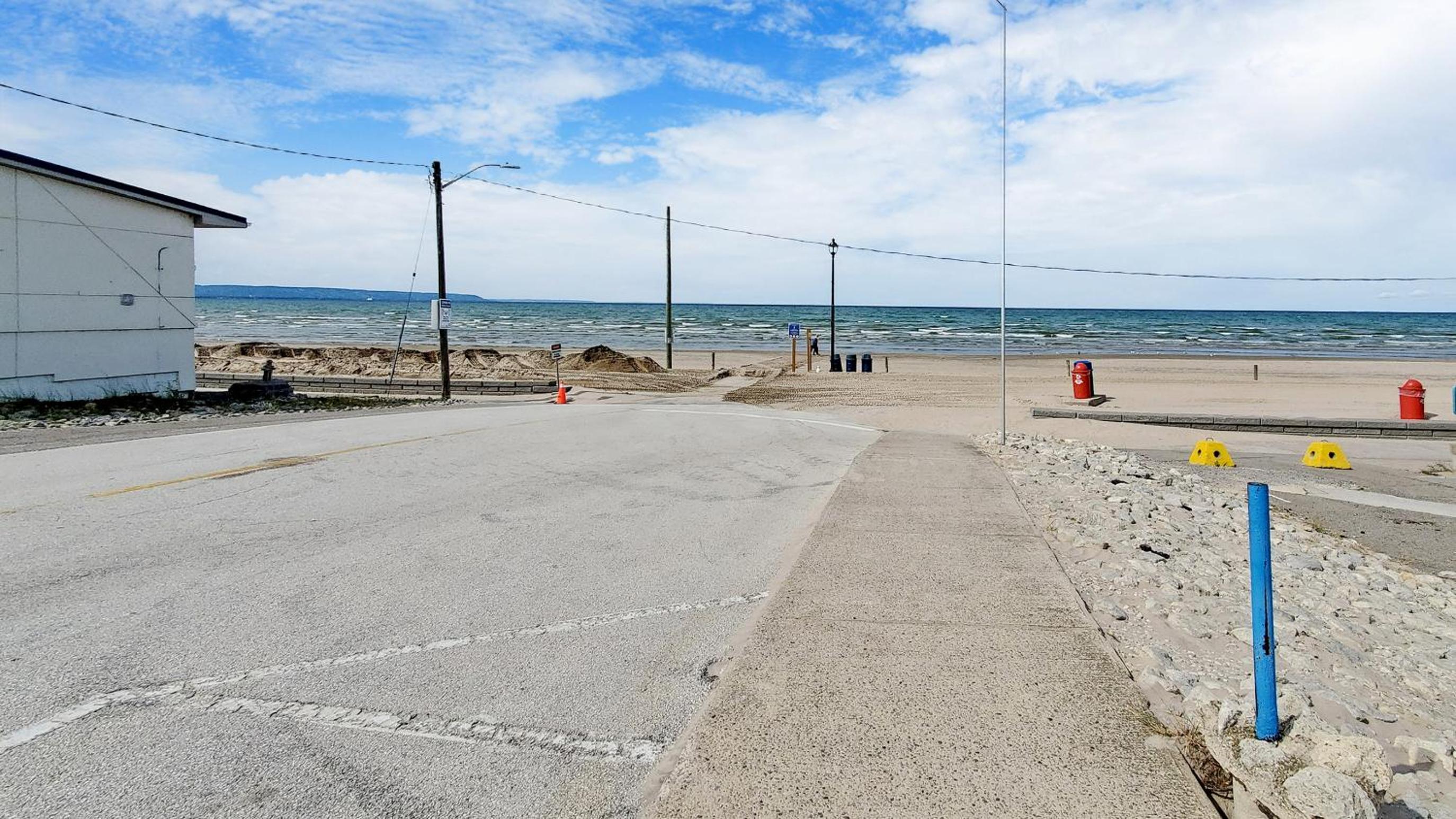 Main Beach River Retreat - Wasaga Beach 1 - Main Strip - 95 Mosley St
