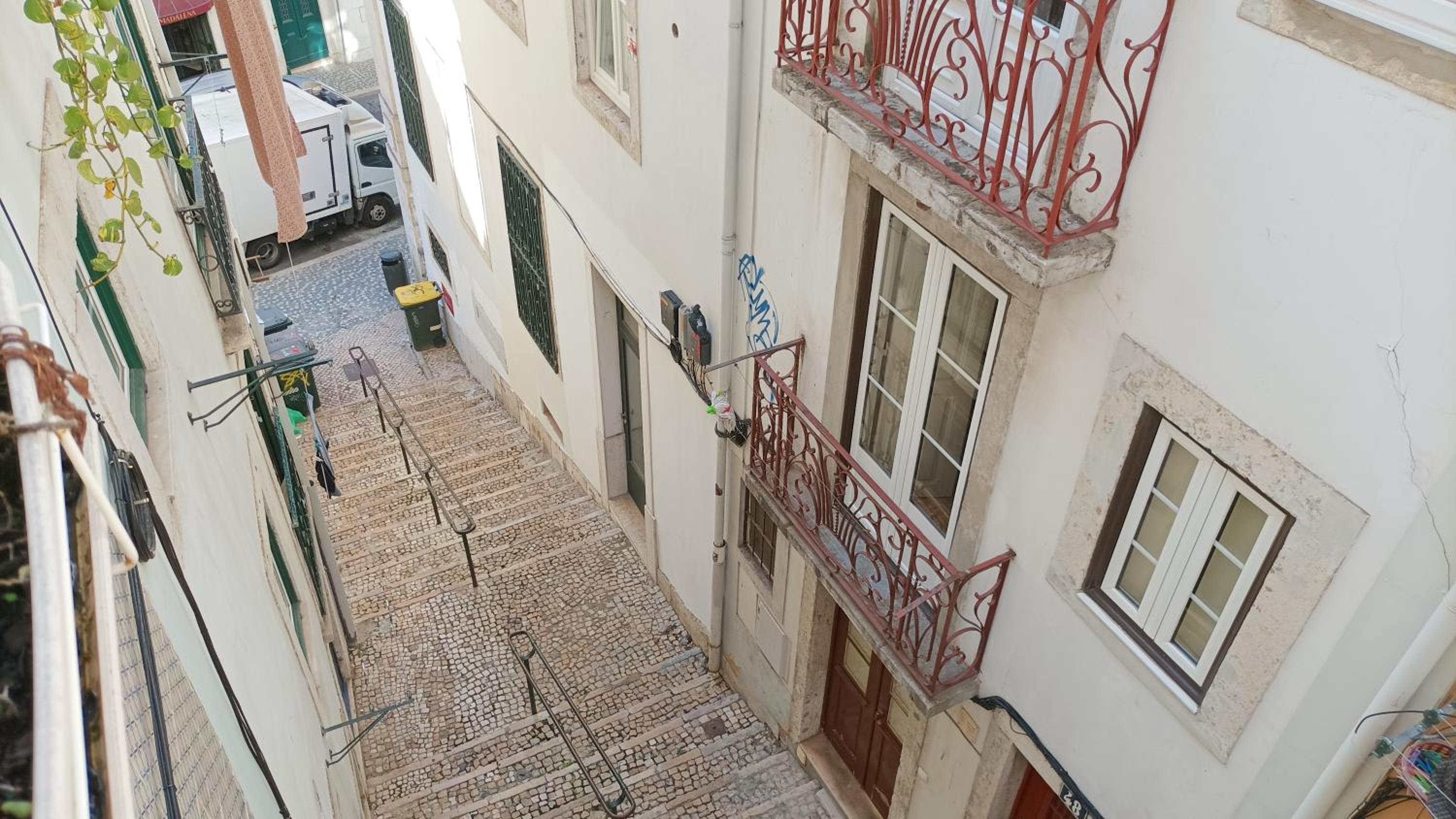 1 Bedroom Apartment - Tv da Madalena 01